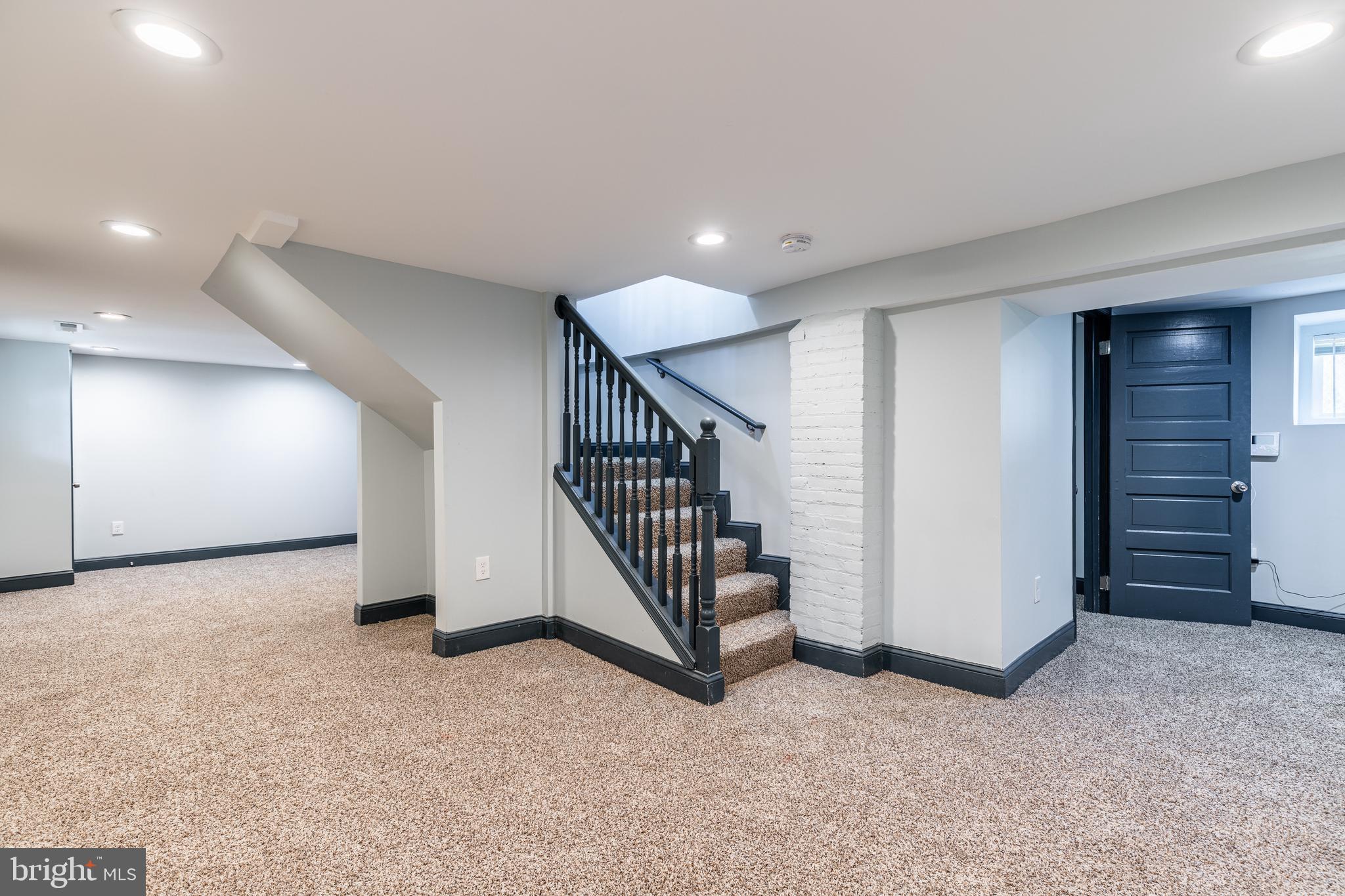 WINDSOR HILLS - Residential