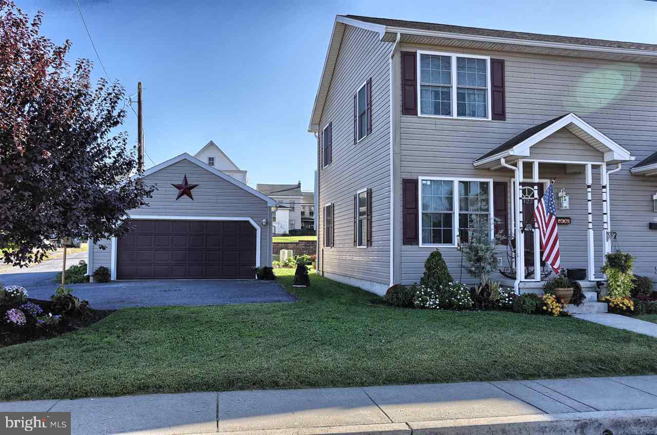 BETTER THAN NEW END UNIT TOWN HOME! This home features an updated kitchen w/stylish cement counter tops, updated baths & over sized detached 2 car garage. MOVE IN READY! Great location near Penn State Harrisburg Campus & easy access to highways. Perfect starter home or for the downsizing buyer! Seller will pay HOA initiation fee. Don't delay, schedule your showing today!
