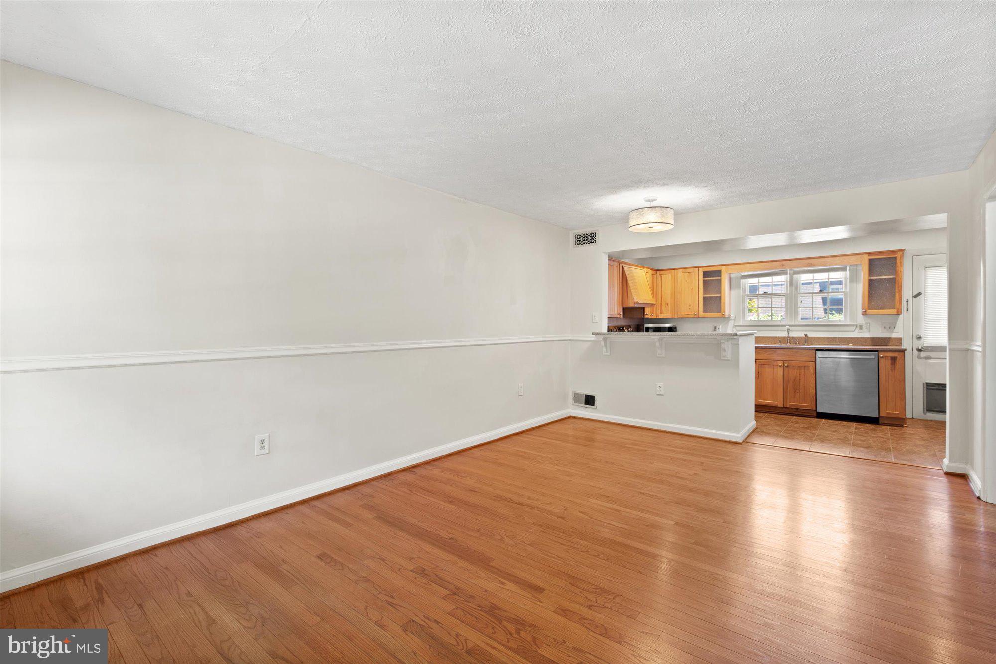 138 S VIRGINIA AVENUE 28