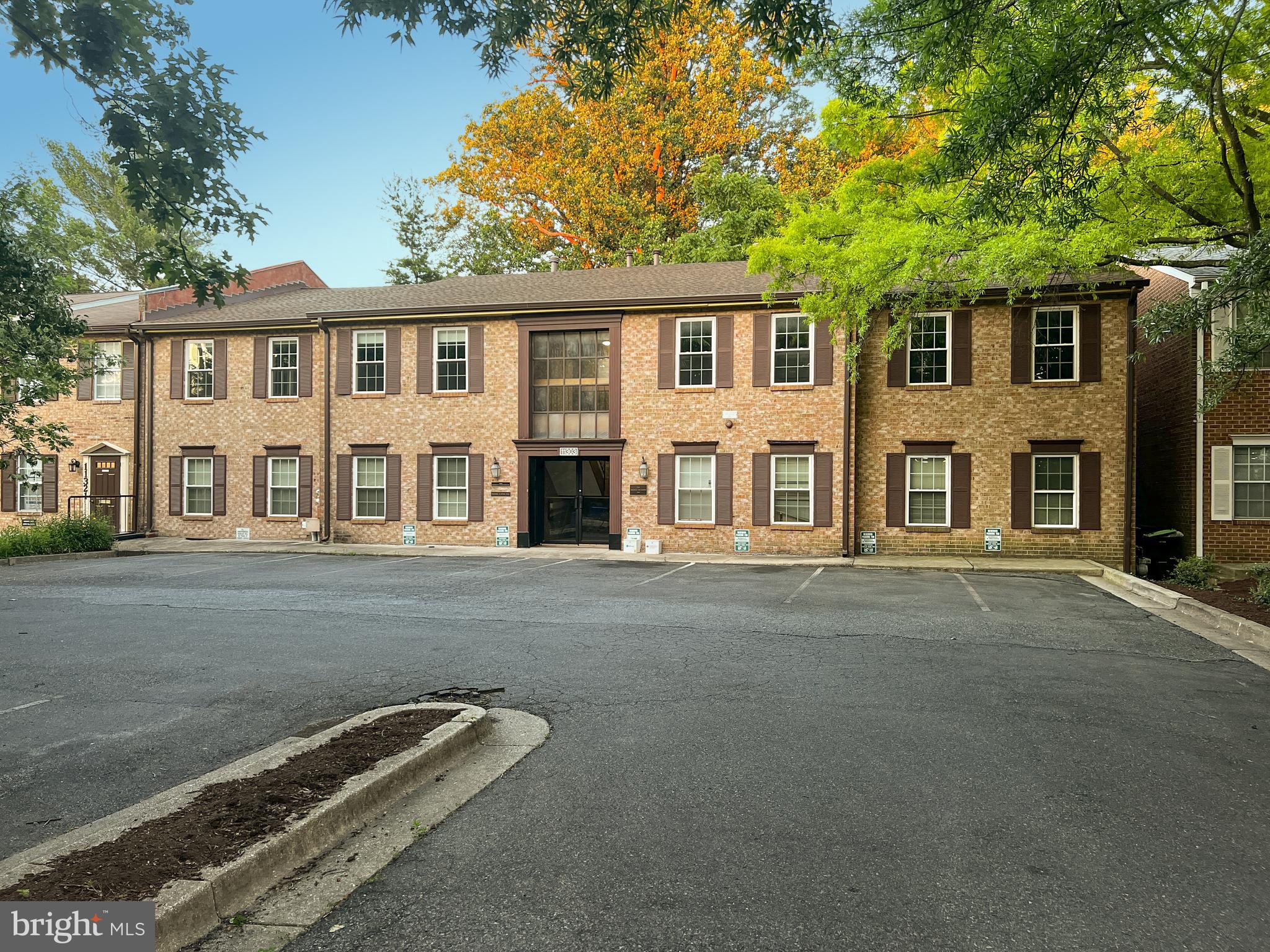 WHEATON - Commercial Sale