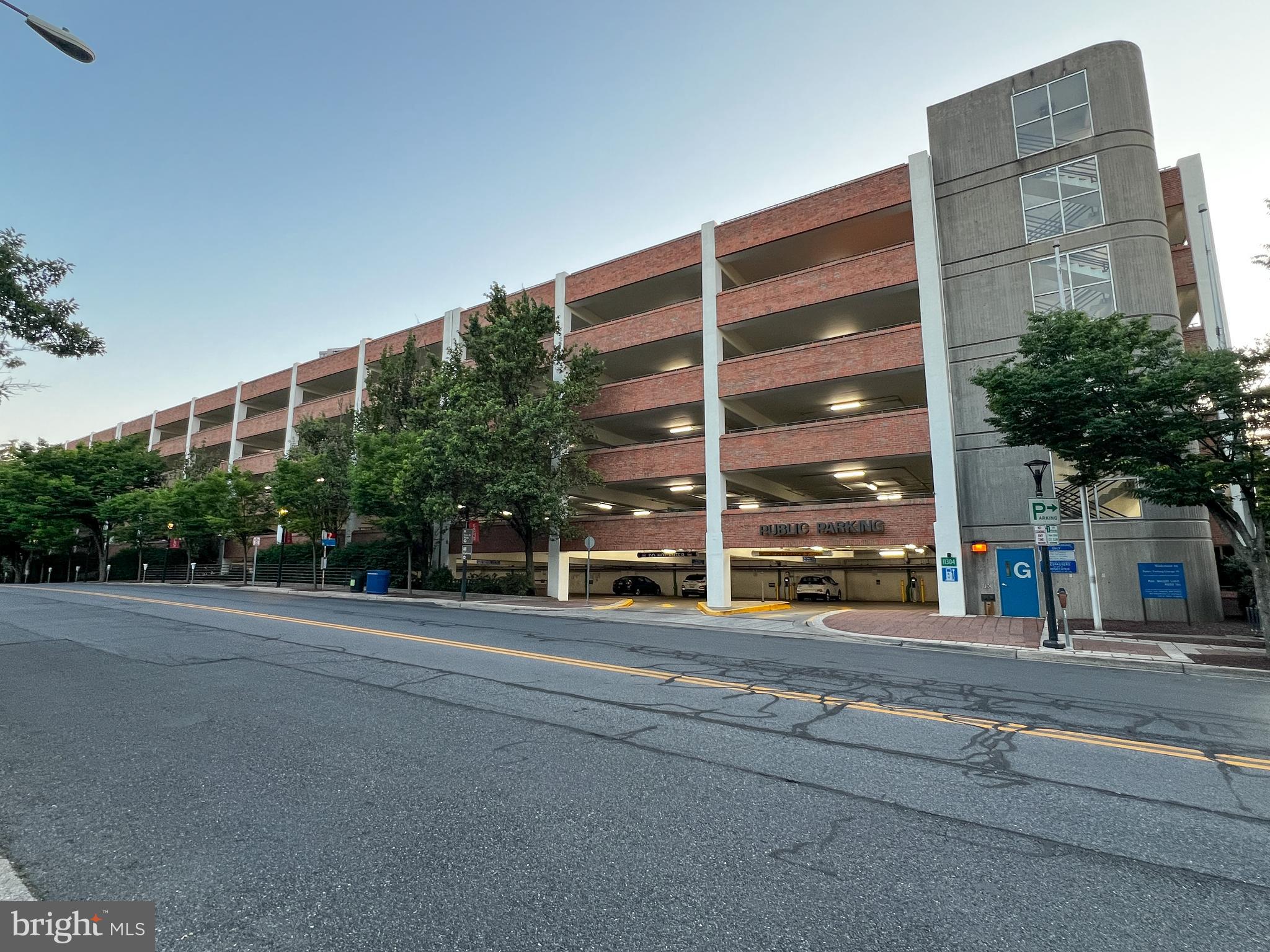 WHEATON - Commercial Sale