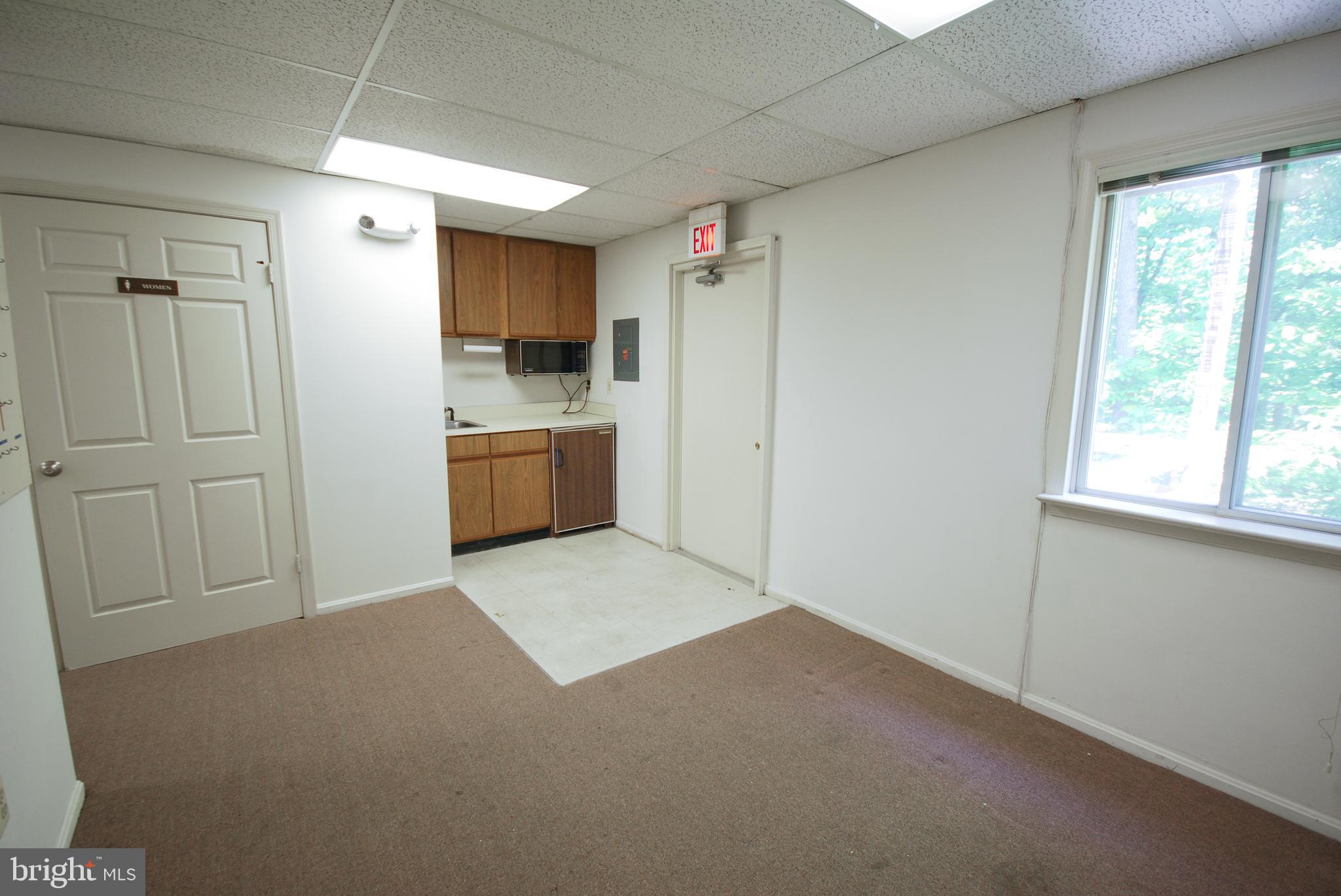 WHEATON - Commercial Sale