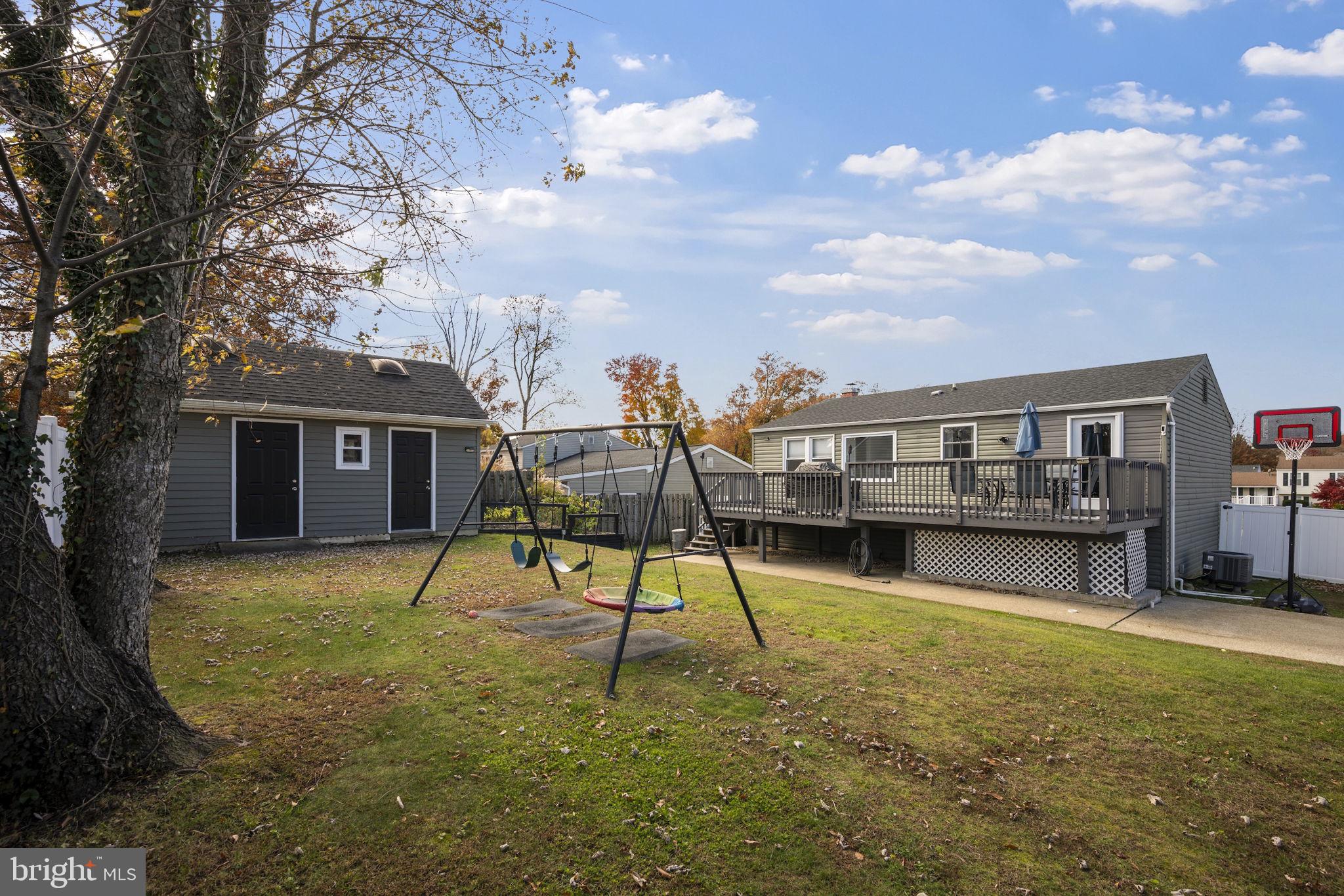 HALLFIELD MANOR - Residential