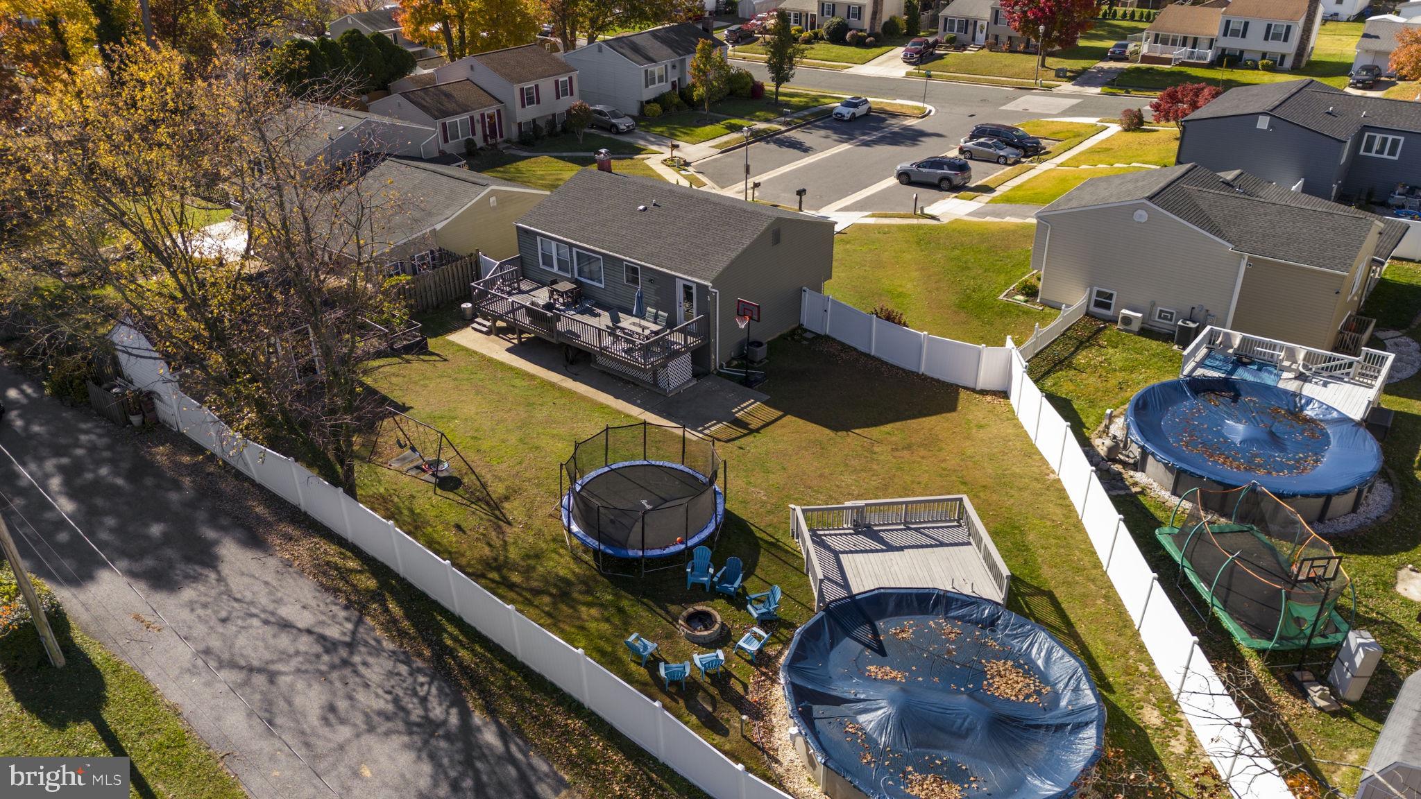 HALLFIELD MANOR - Residential