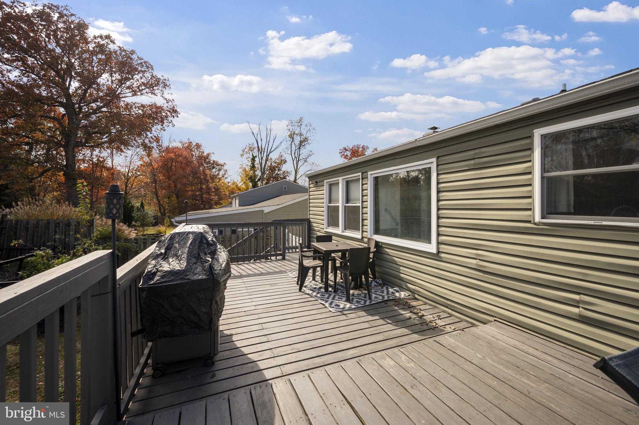 HALLFIELD MANOR - Residential