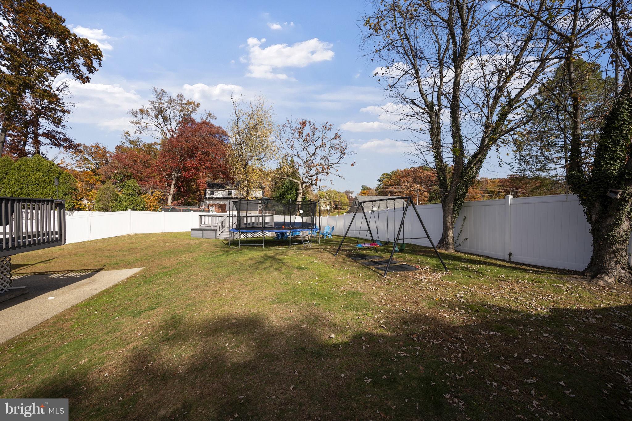 HALLFIELD MANOR - Residential