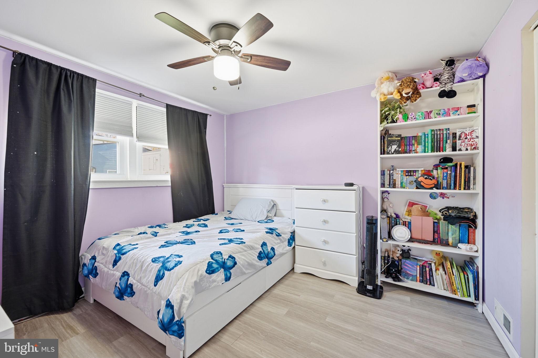 HALLFIELD MANOR - Residential