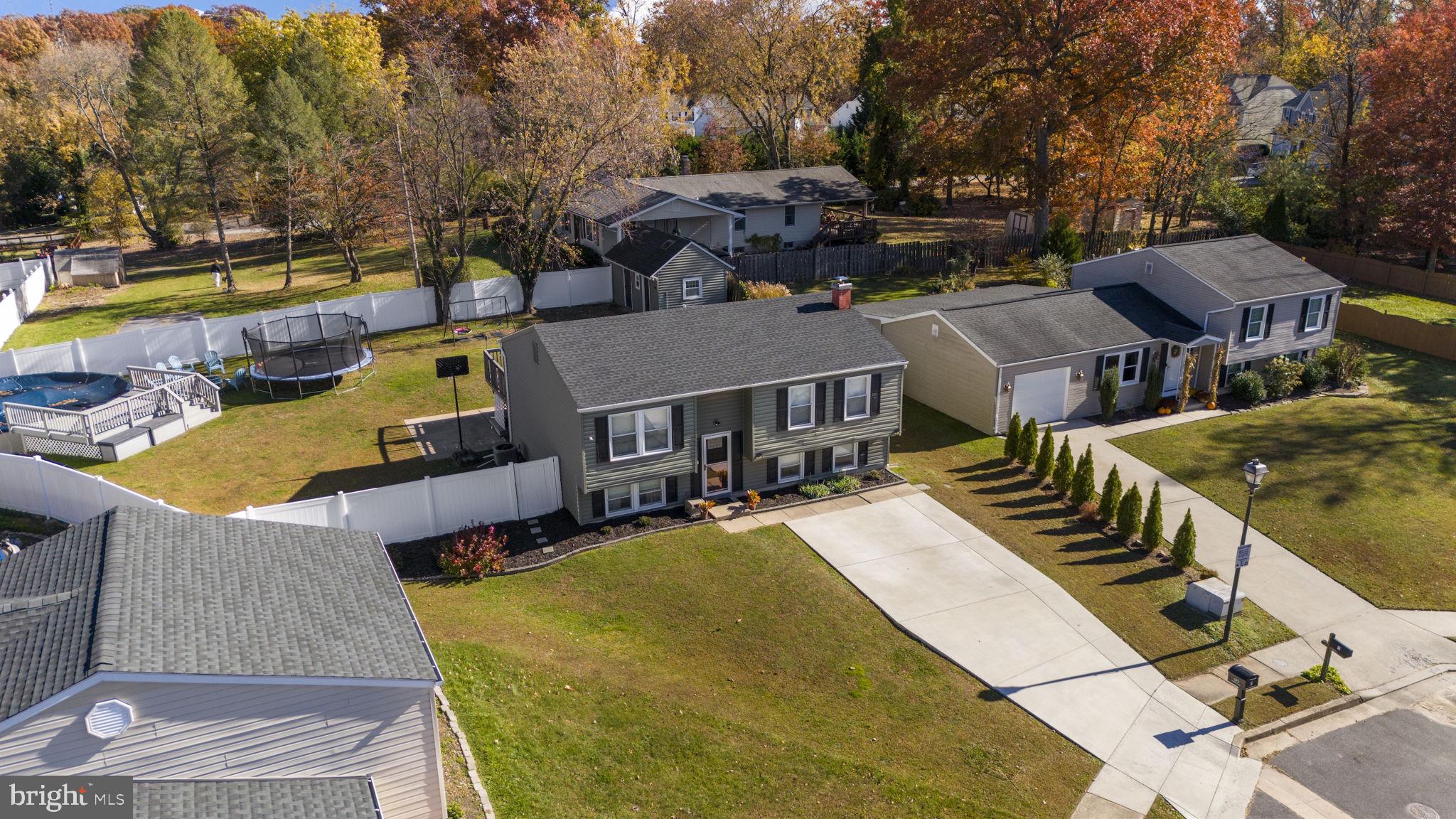 HALLFIELD MANOR - Residential