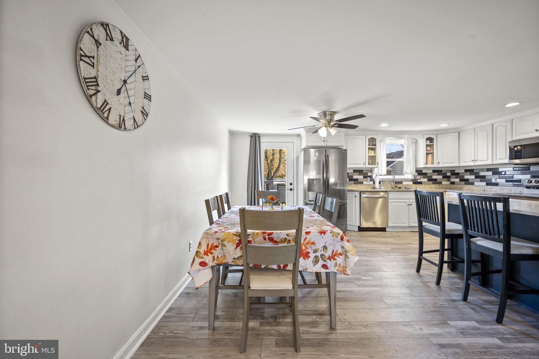 HALLFIELD MANOR - Residential