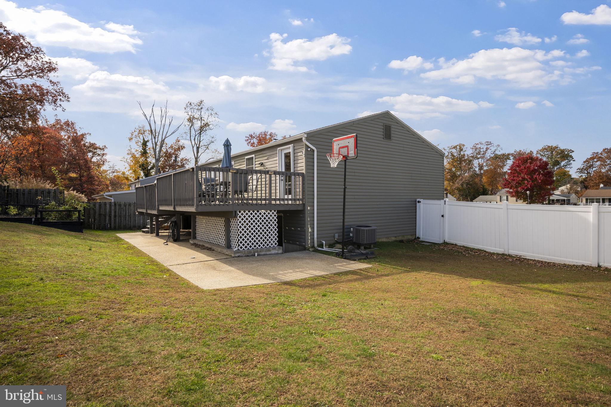 HALLFIELD MANOR - Residential