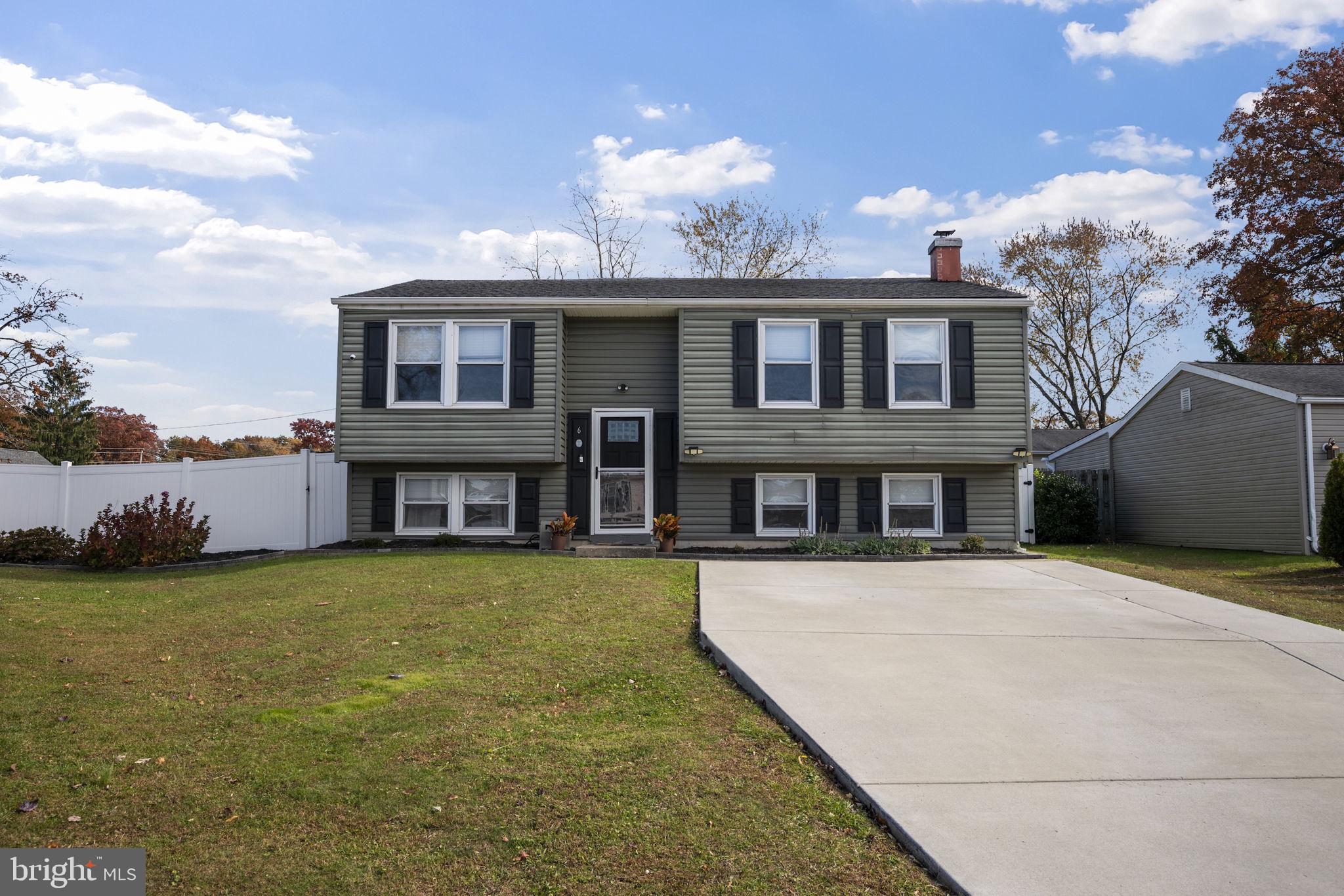 HALLFIELD MANOR - Residential