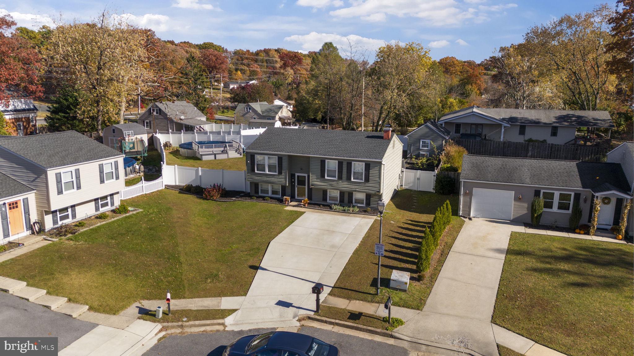 HALLFIELD MANOR - Residential