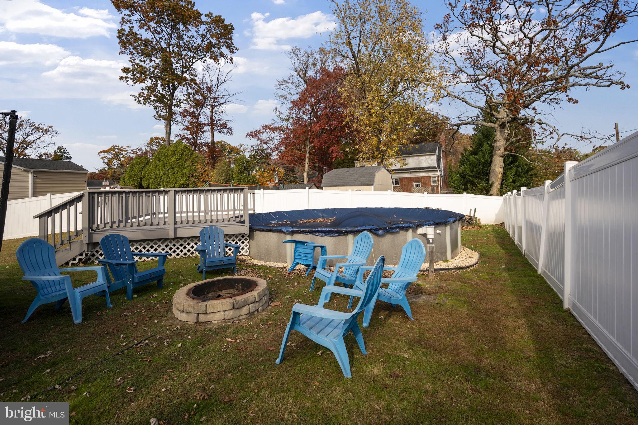 HALLFIELD MANOR - Residential