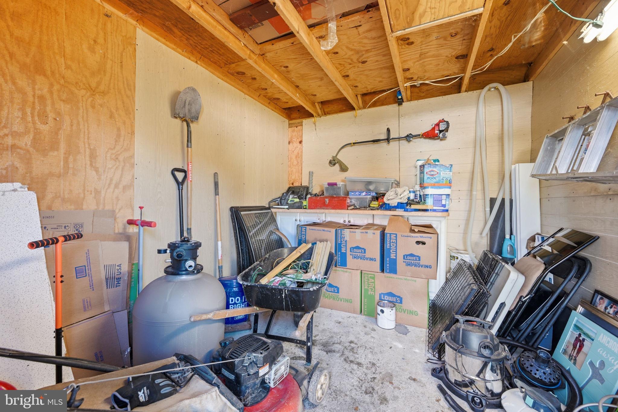 HALLFIELD MANOR - Residential