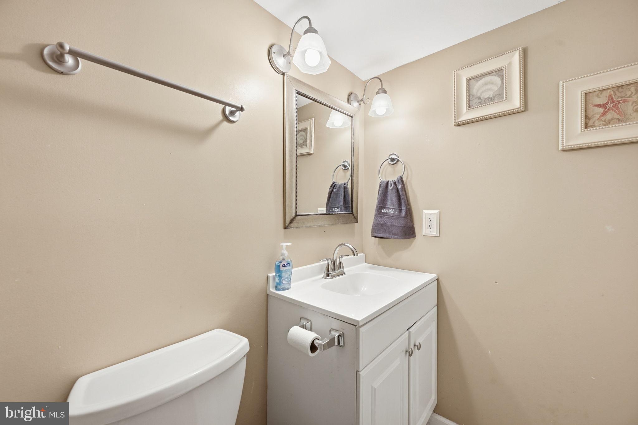 HALLFIELD MANOR - Residential