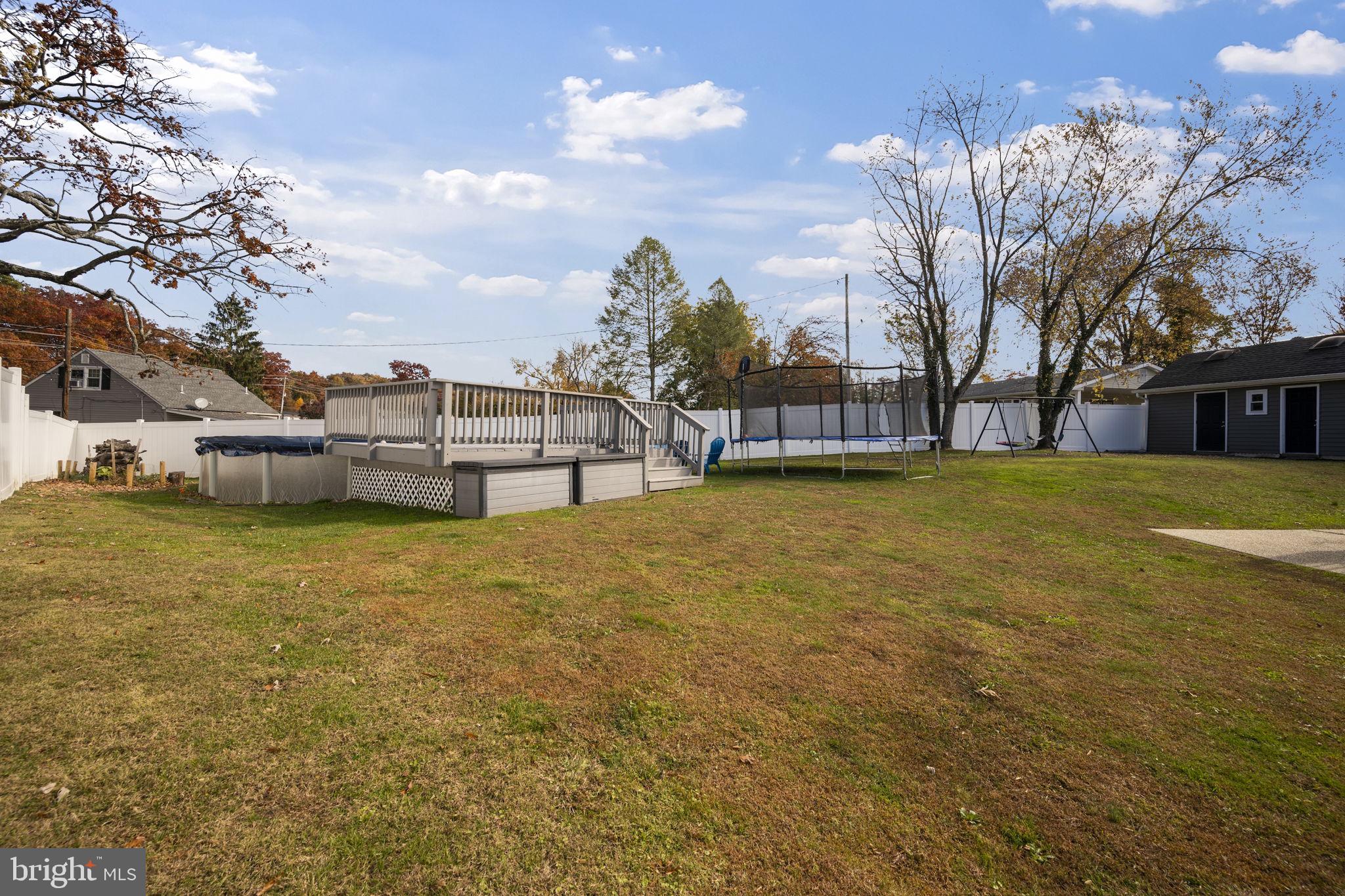 HALLFIELD MANOR - Residential