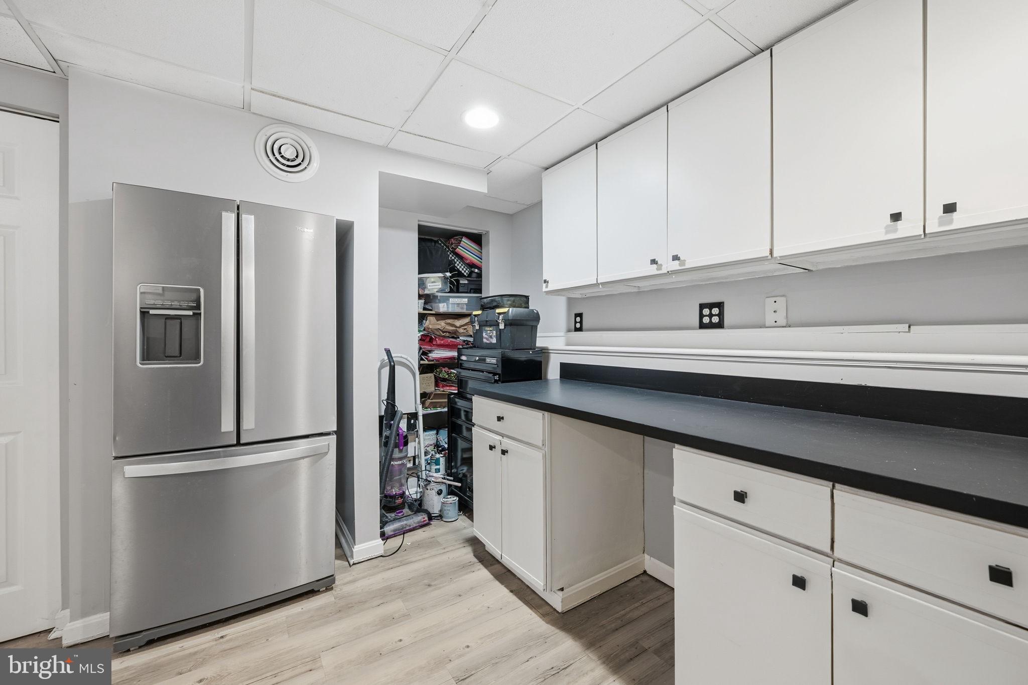 HALLFIELD MANOR - Residential