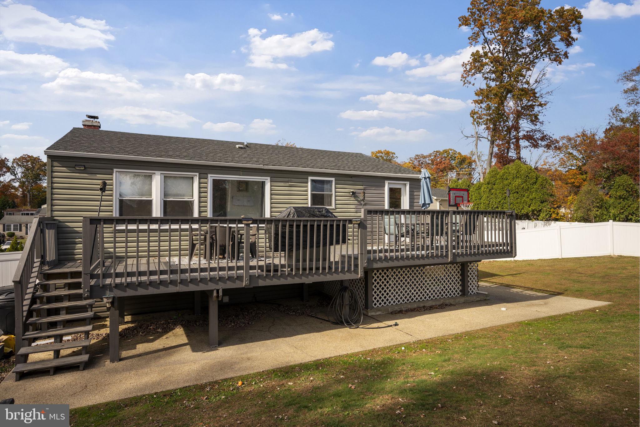 HALLFIELD MANOR - Residential