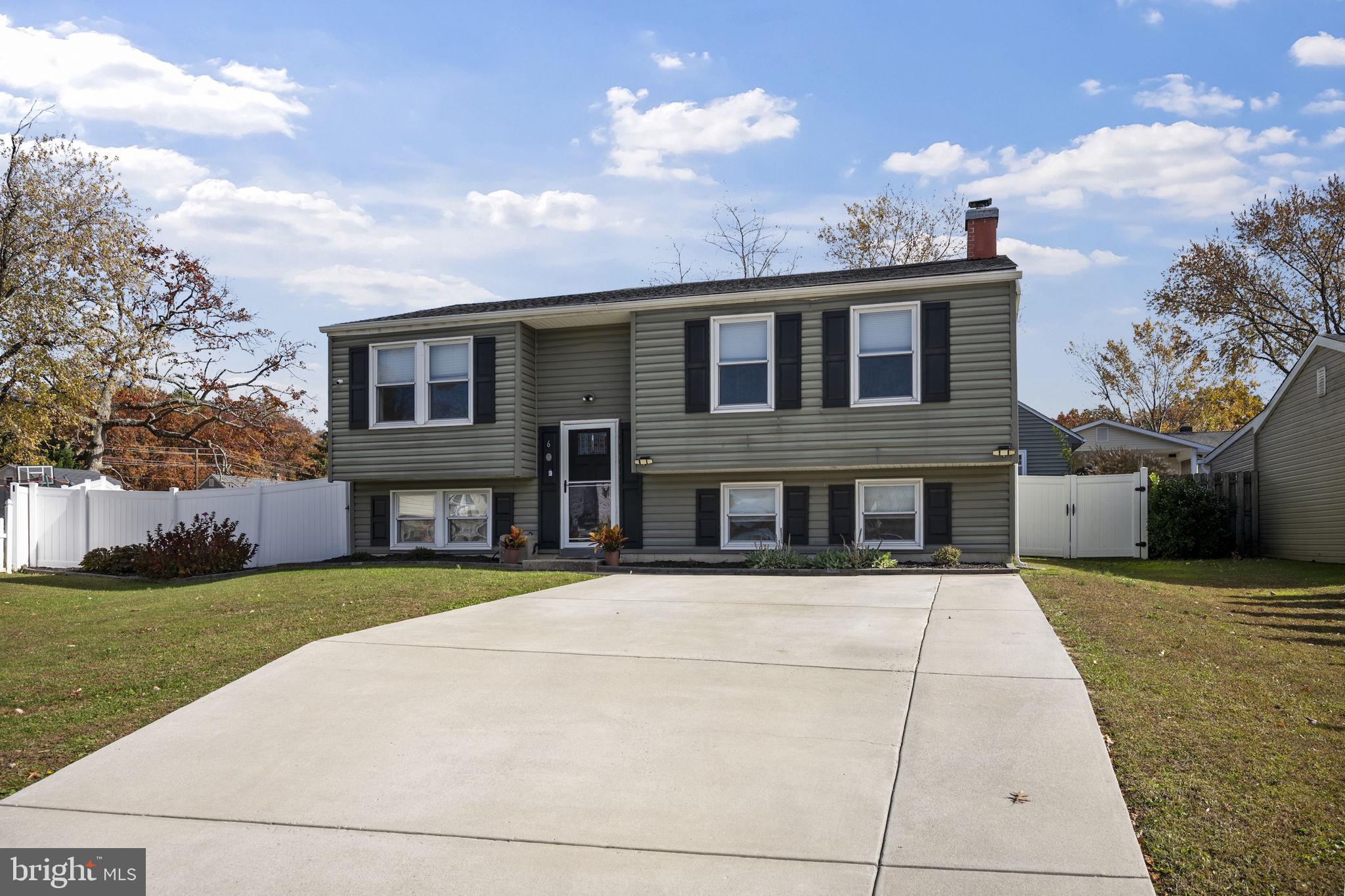 HALLFIELD MANOR - Residential