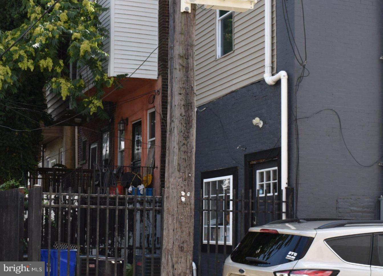 PHILADELPHIA (WEST) - Commercial Sale