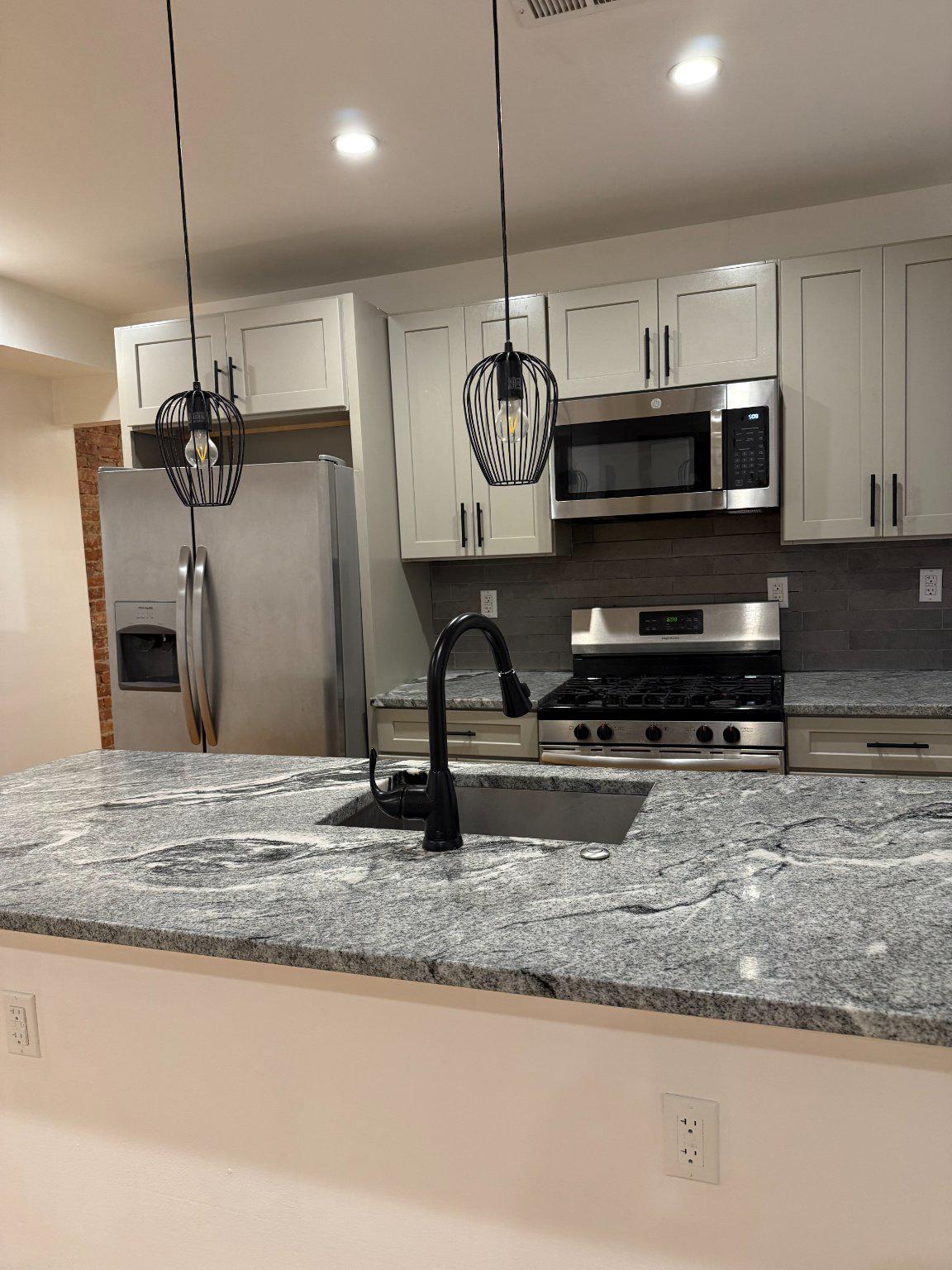 PHILADELPHIA (WEST) - Commercial Sale