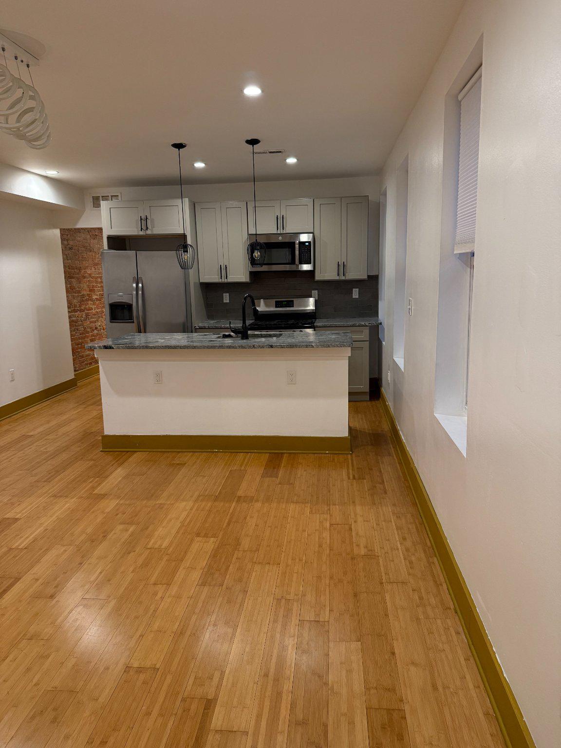 PHILADELPHIA (WEST) - Commercial Sale