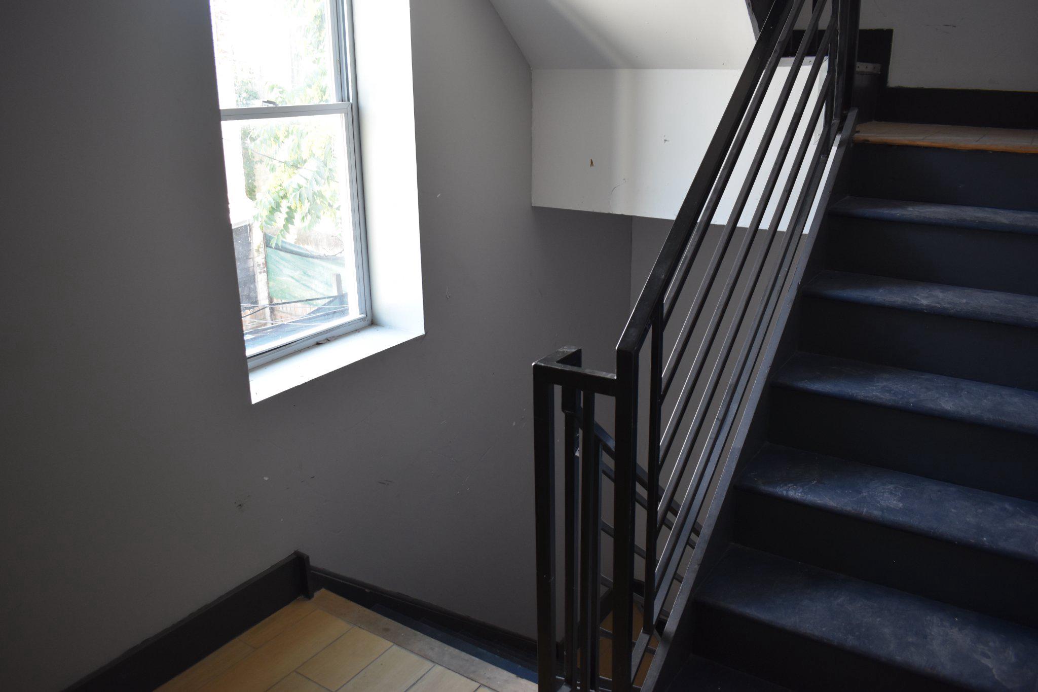 PHILADELPHIA (WEST) - Commercial Sale