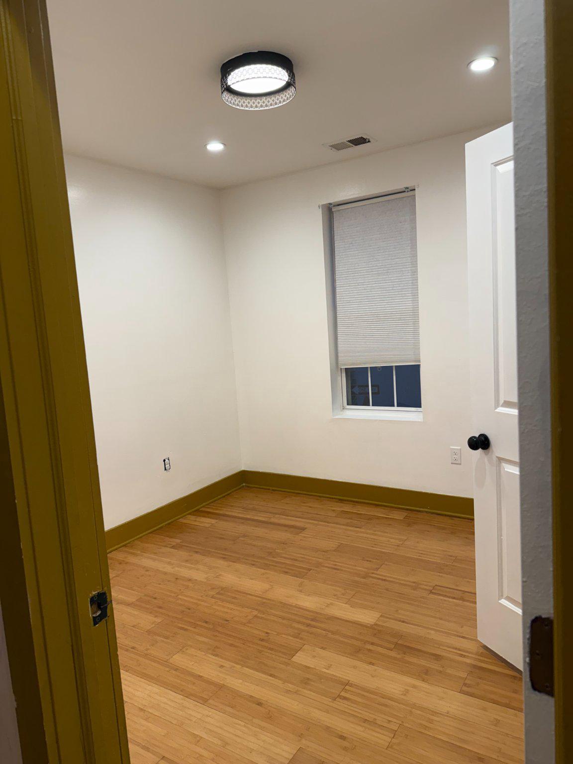 PHILADELPHIA (WEST) - Commercial Sale