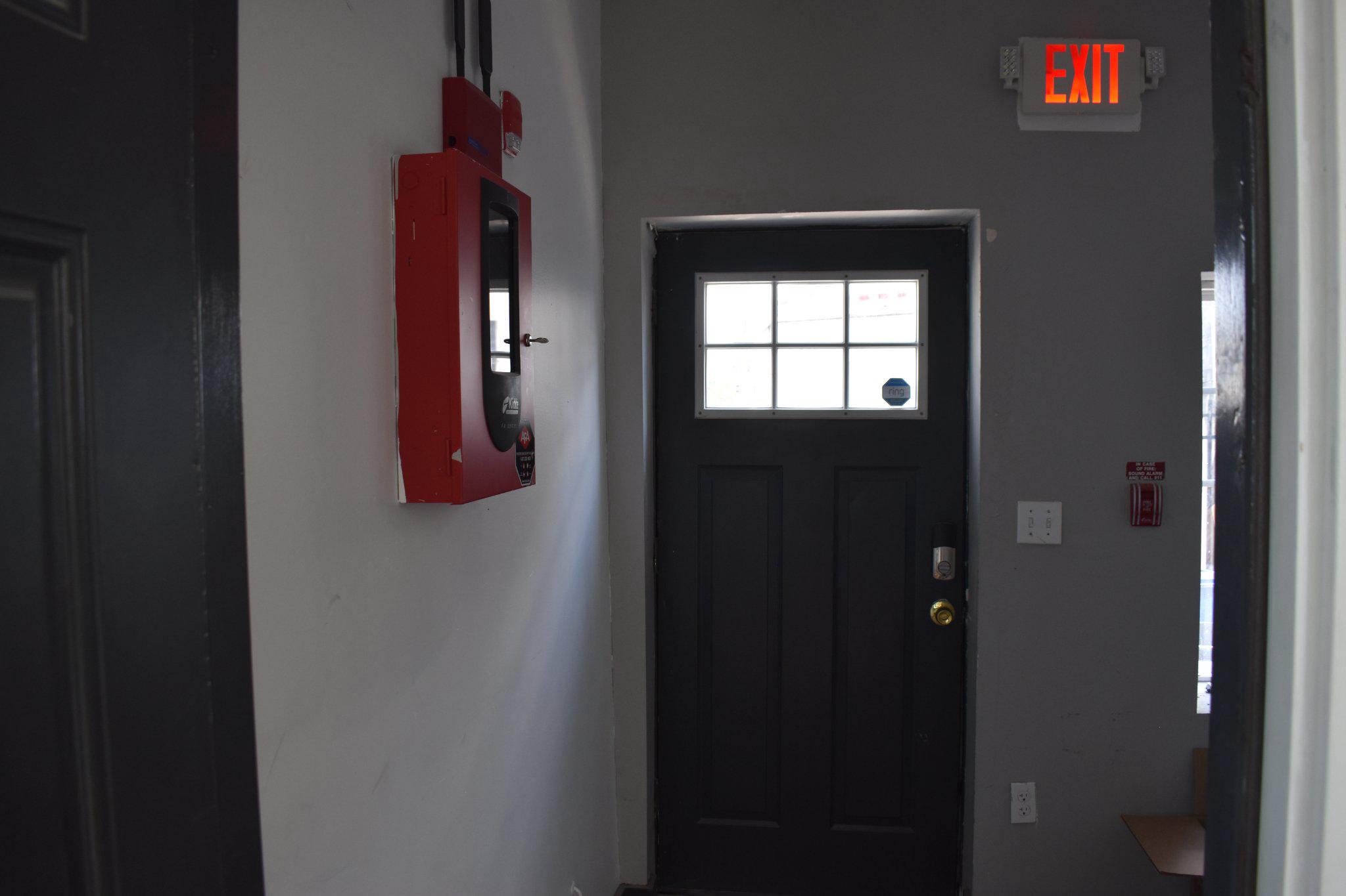 PHILADELPHIA (WEST) - Commercial Sale