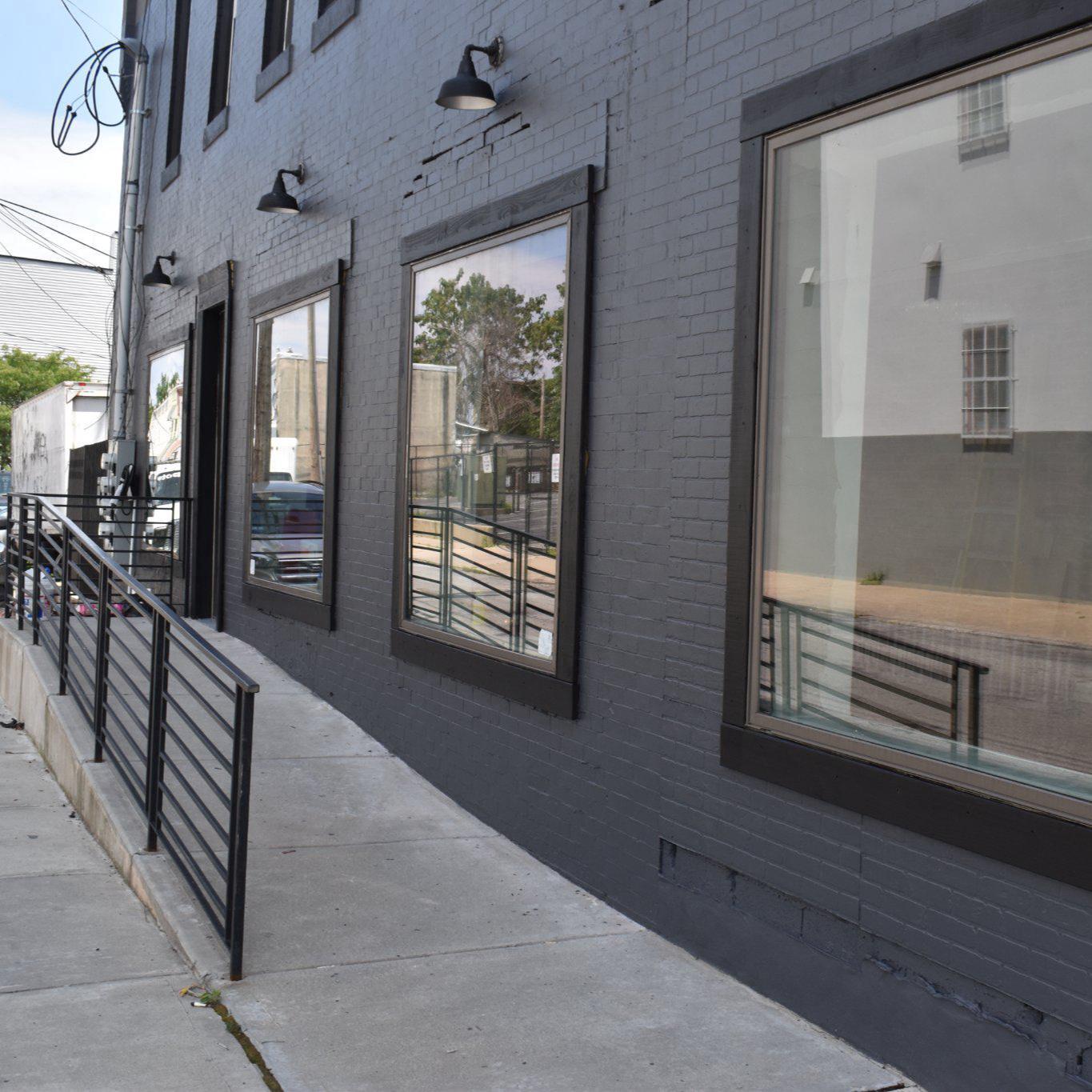 PHILADELPHIA (WEST) - Commercial Sale