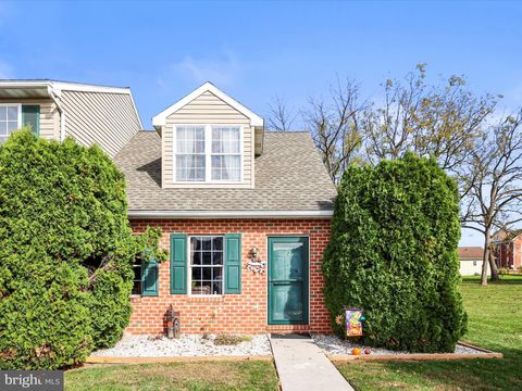 12 FIDDLER DRIVE NEW OXFORD PA 17350