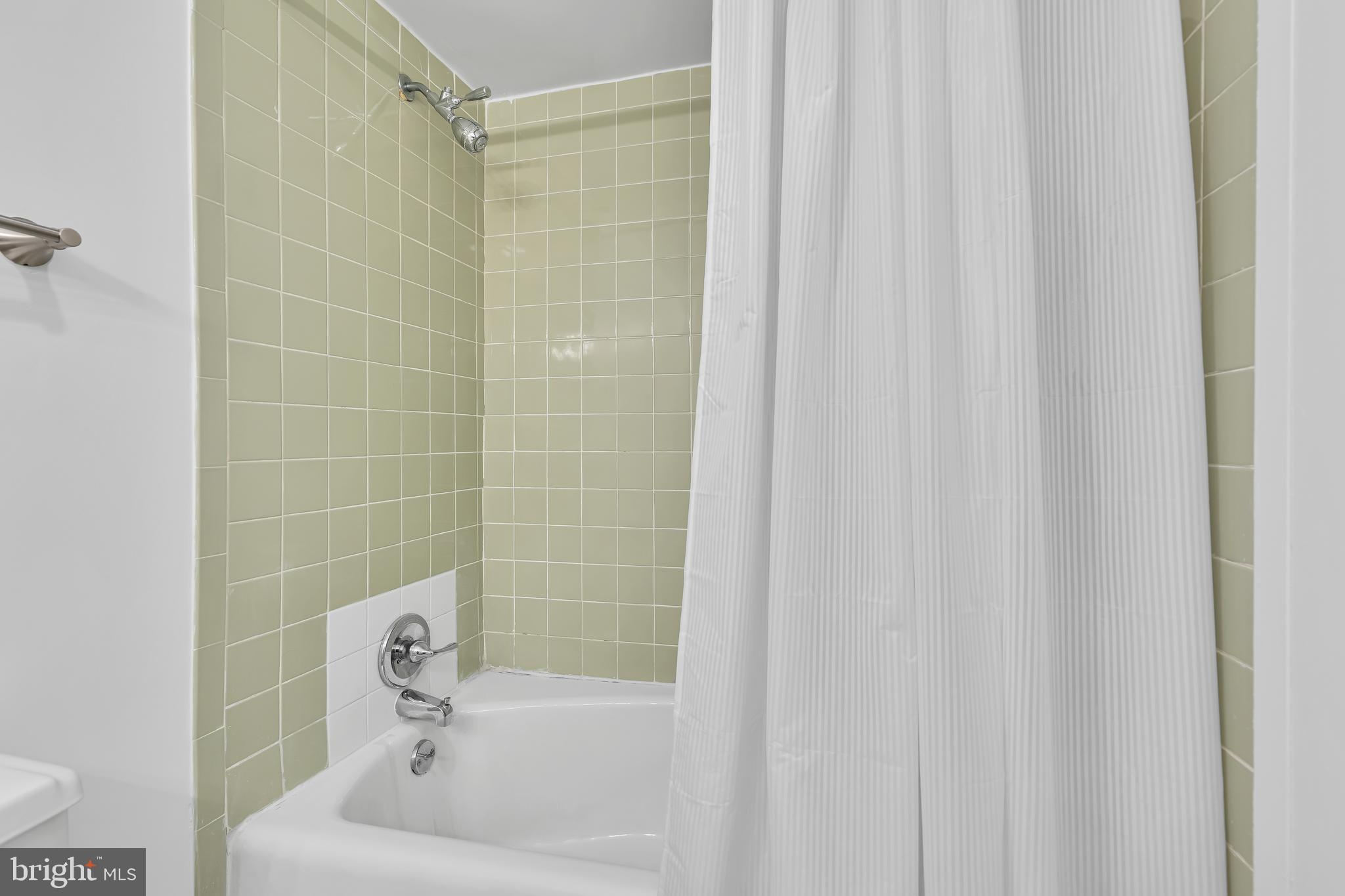 ROCKVILLE - Residential