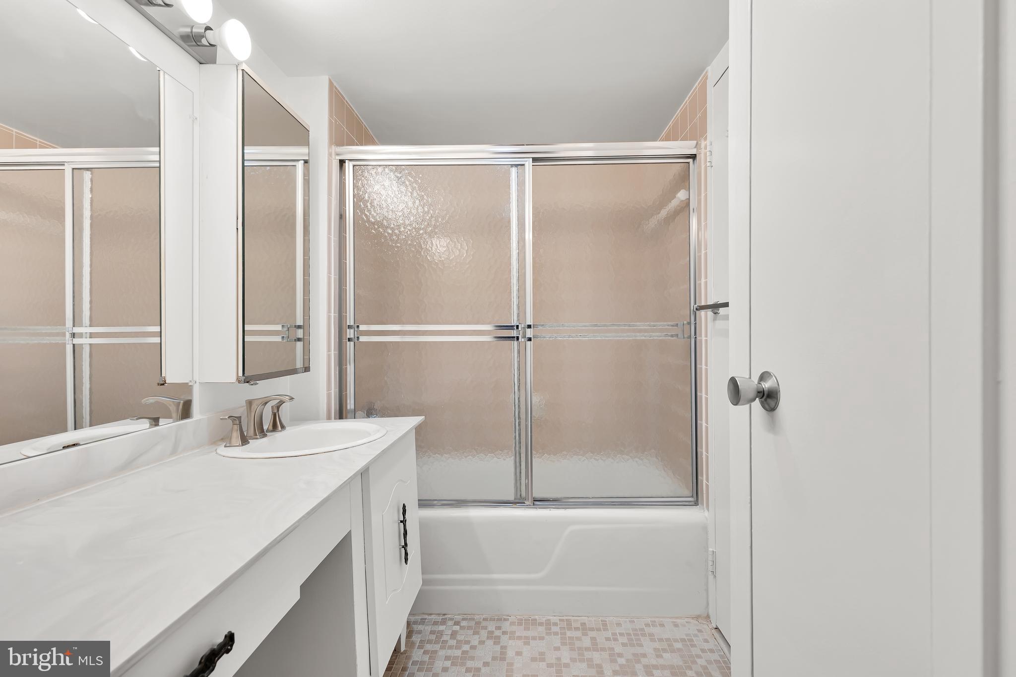 ROCKVILLE - Residential