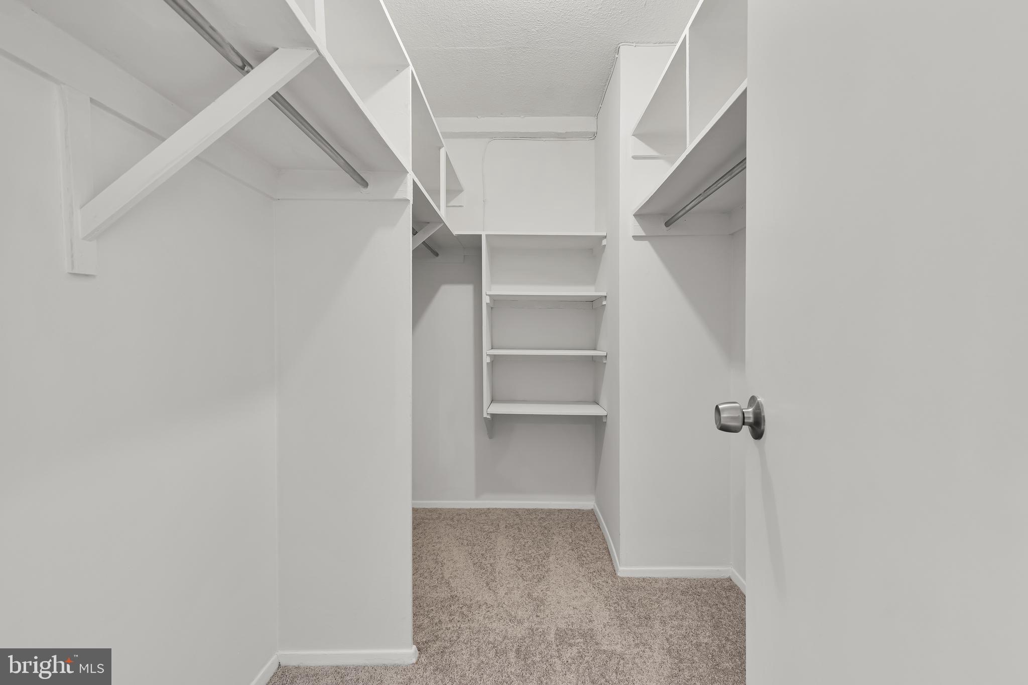 ROCKVILLE - Residential