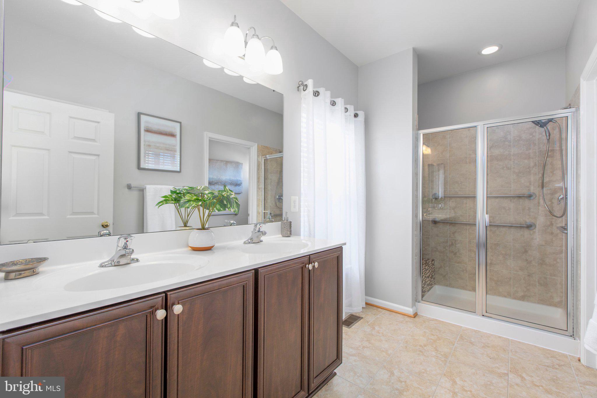 VIRGINIA HERITAGE AT LEE'S PARK - Residential