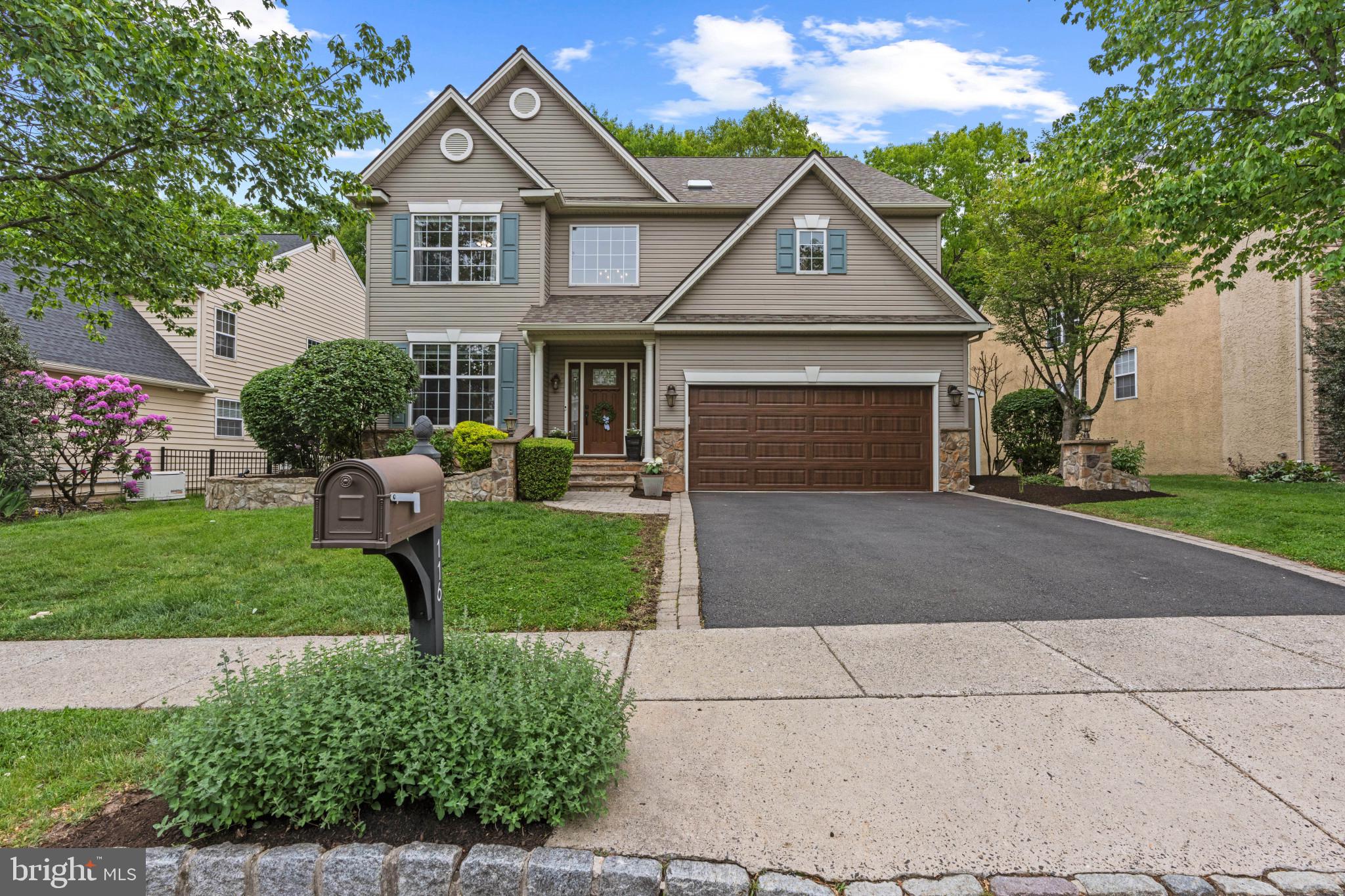 RIVERWOODS - Residential