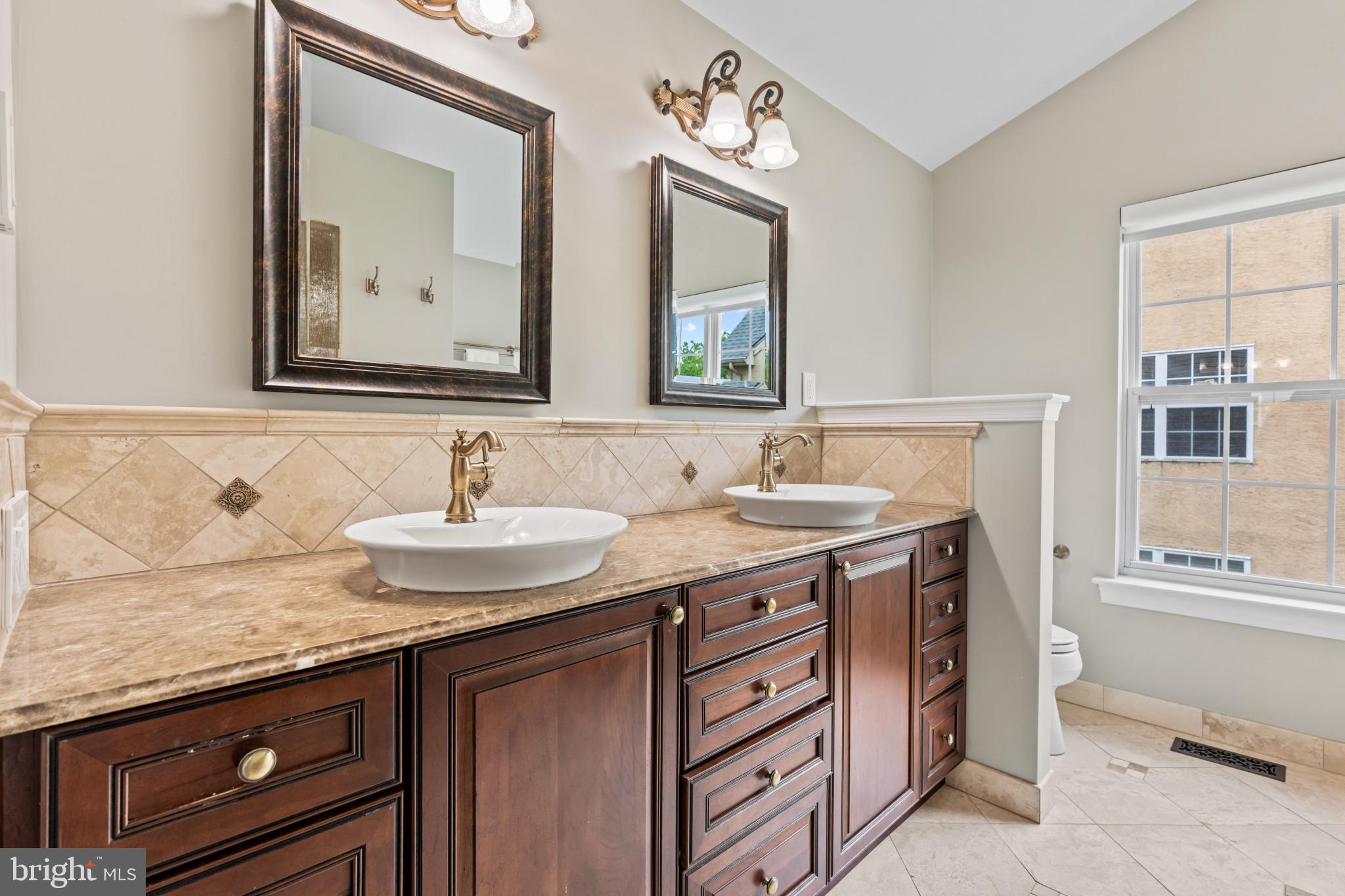 RIVERWOODS - Residential
