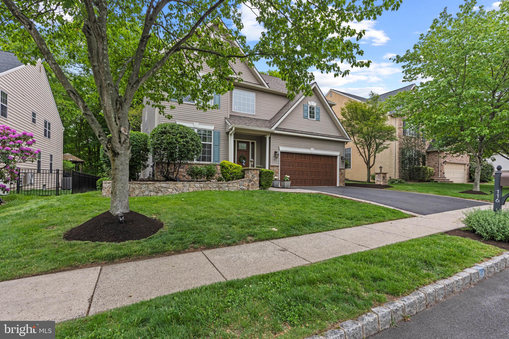 RIVERWOODS - Residential