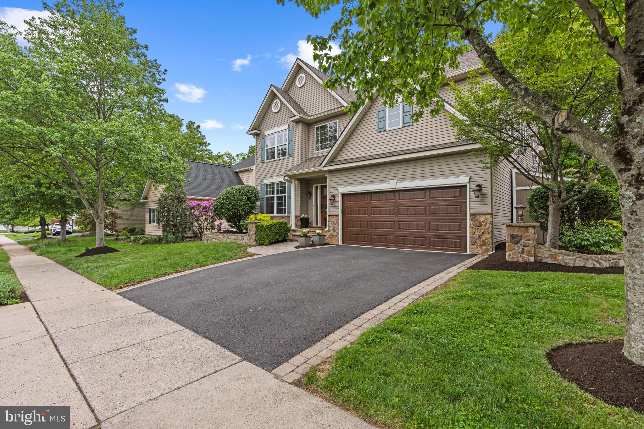 RIVERWOODS - Residential
