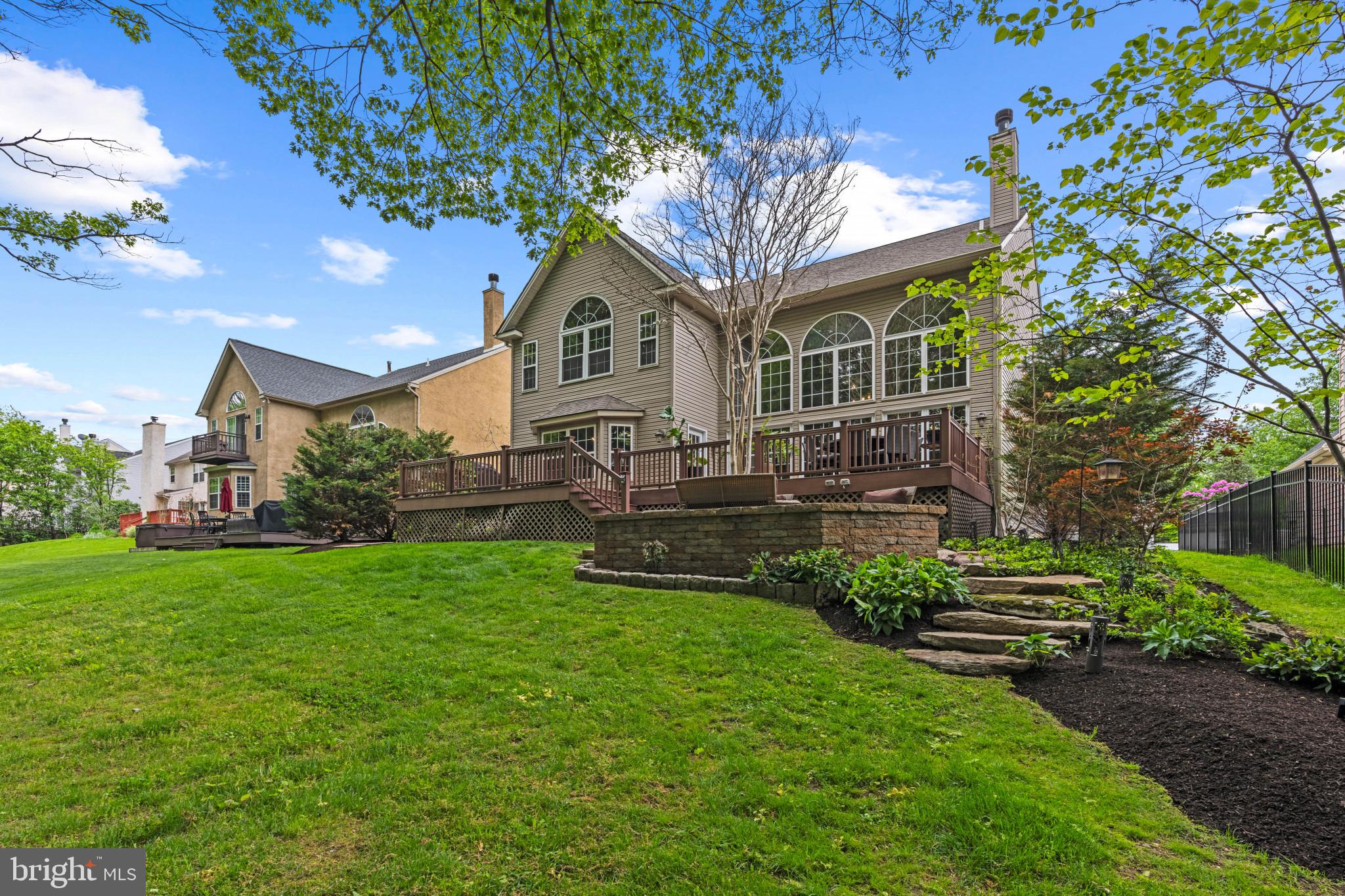 RIVERWOODS - Residential
