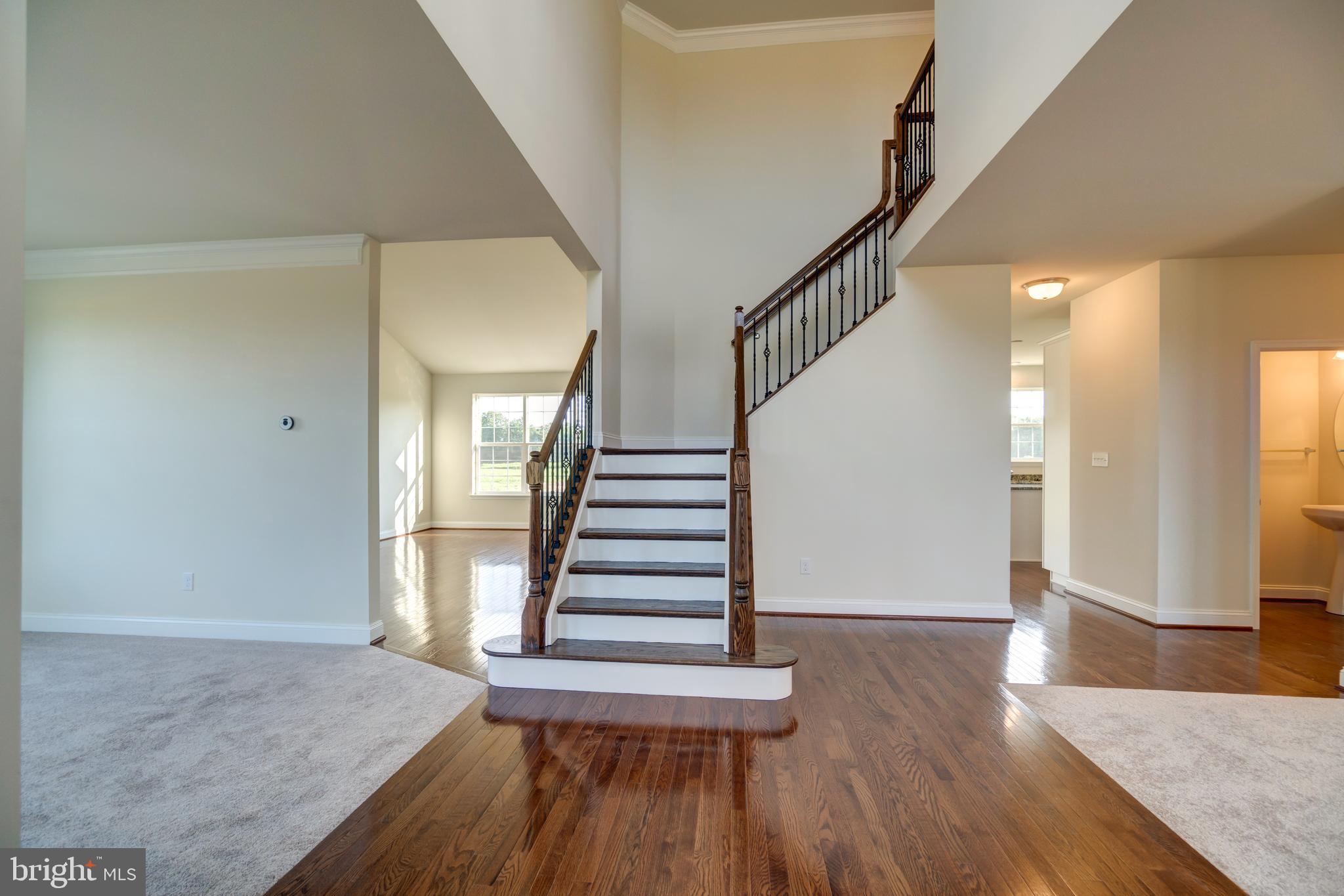 1153 CHARLESTON CIRCLE LEGEND