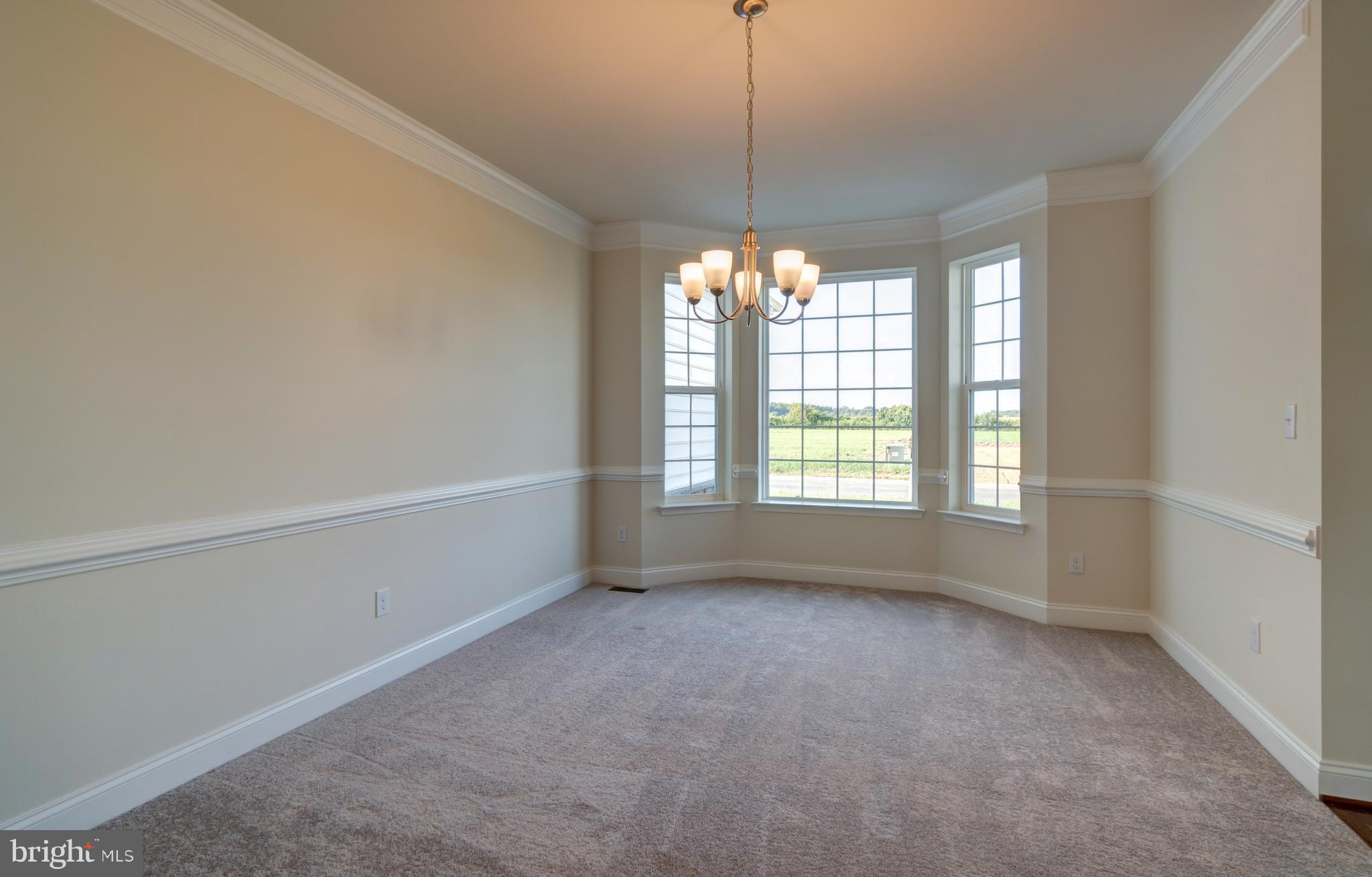 1153 CHARLESTON CIRCLE LEGEND