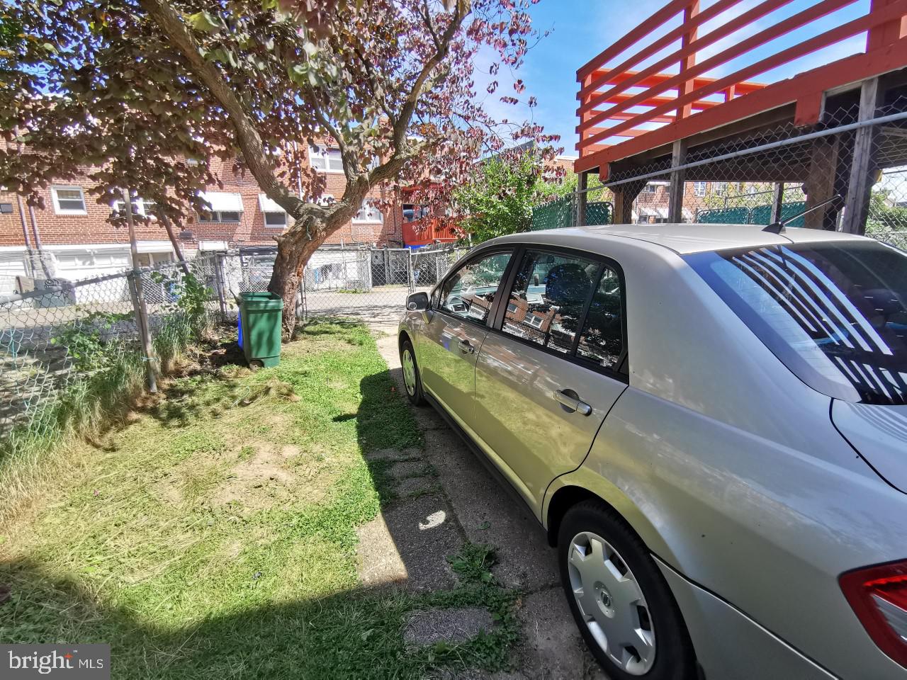 OXFORD CIRCLE - Residential