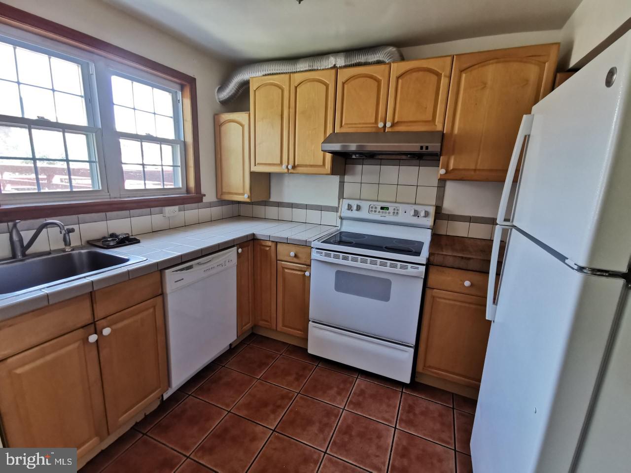 OXFORD CIRCLE - Residential