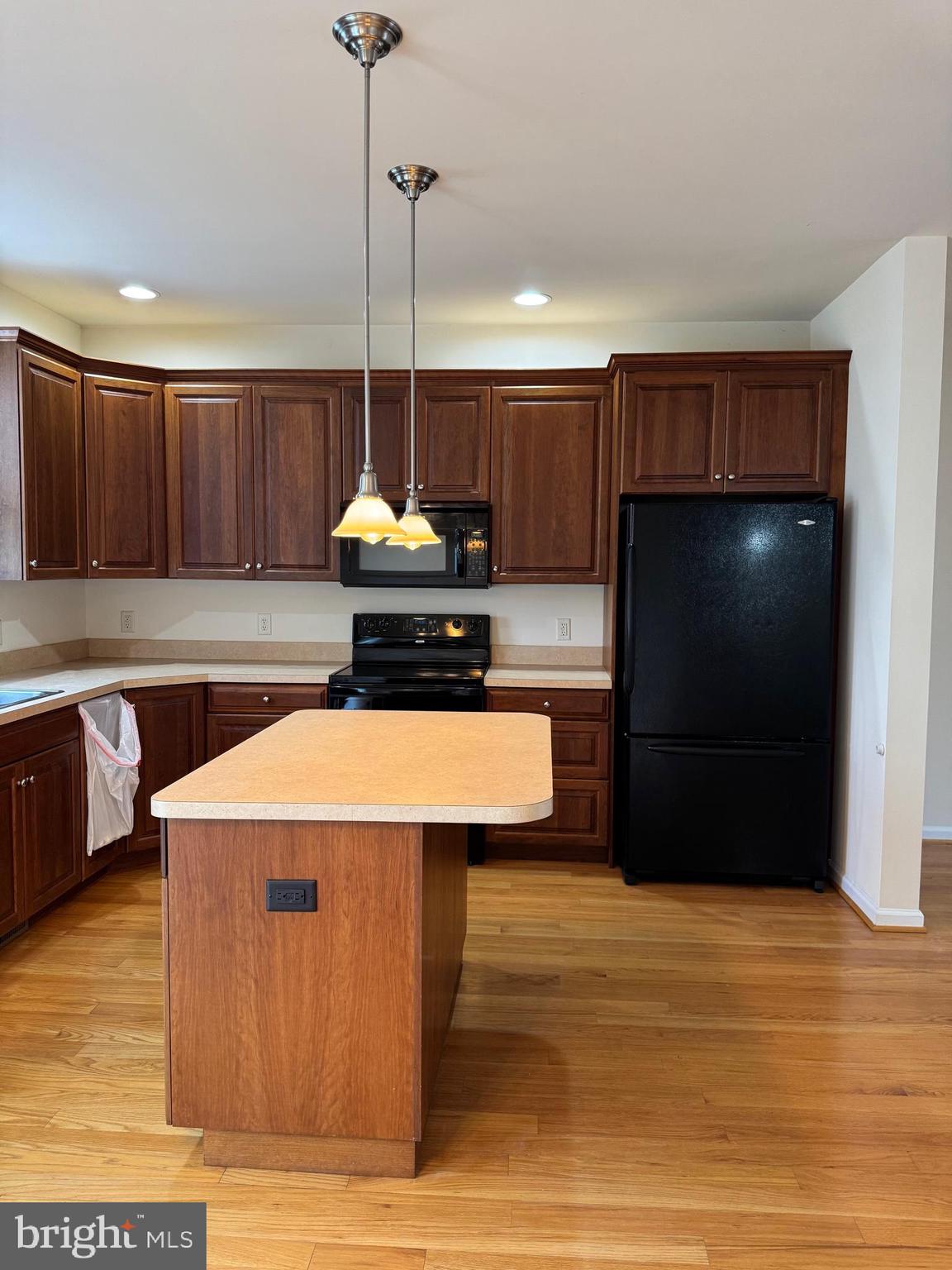 KEYSTONE MANOR - Residential Lease