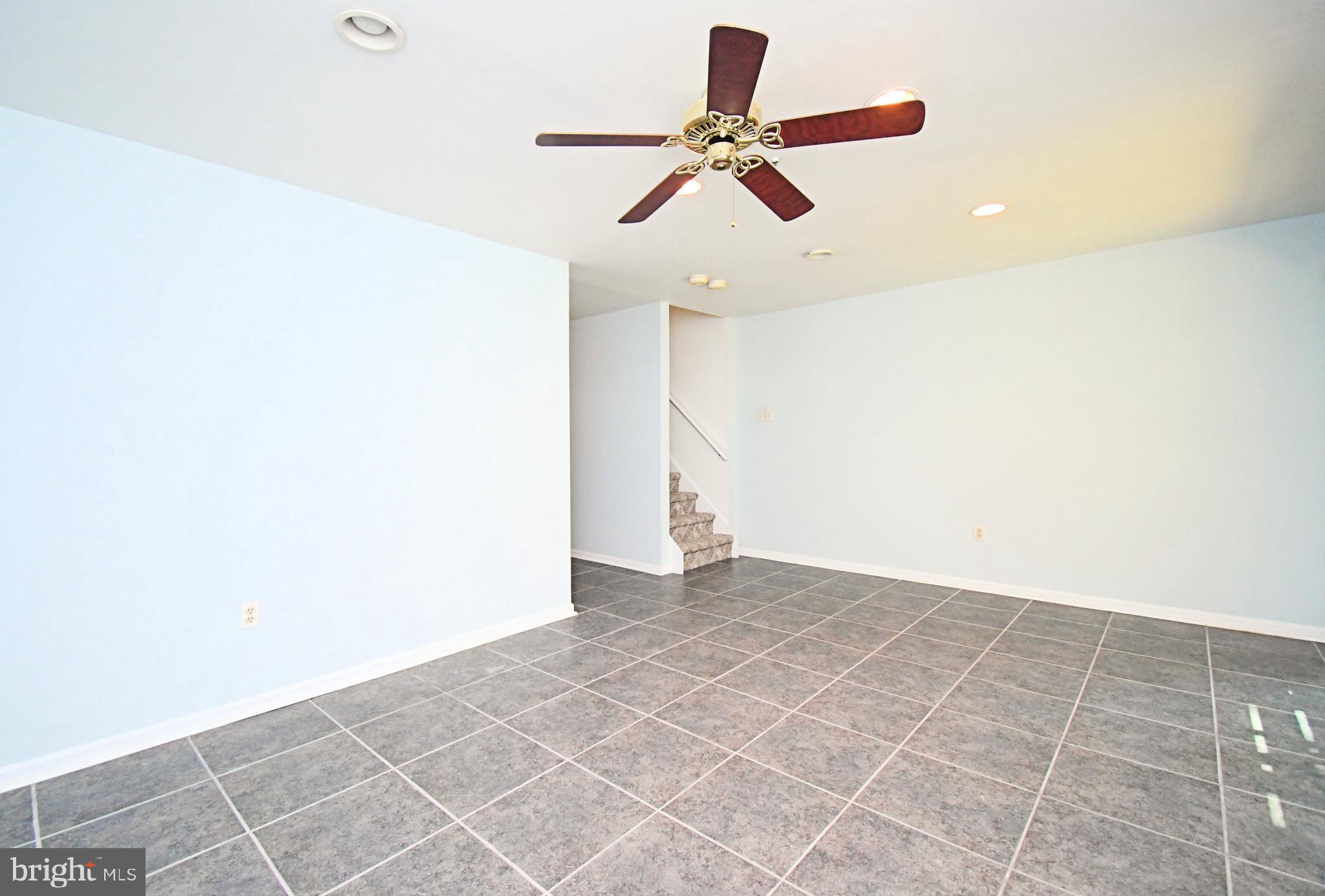 WILLIAMSBURG COMS - Residential