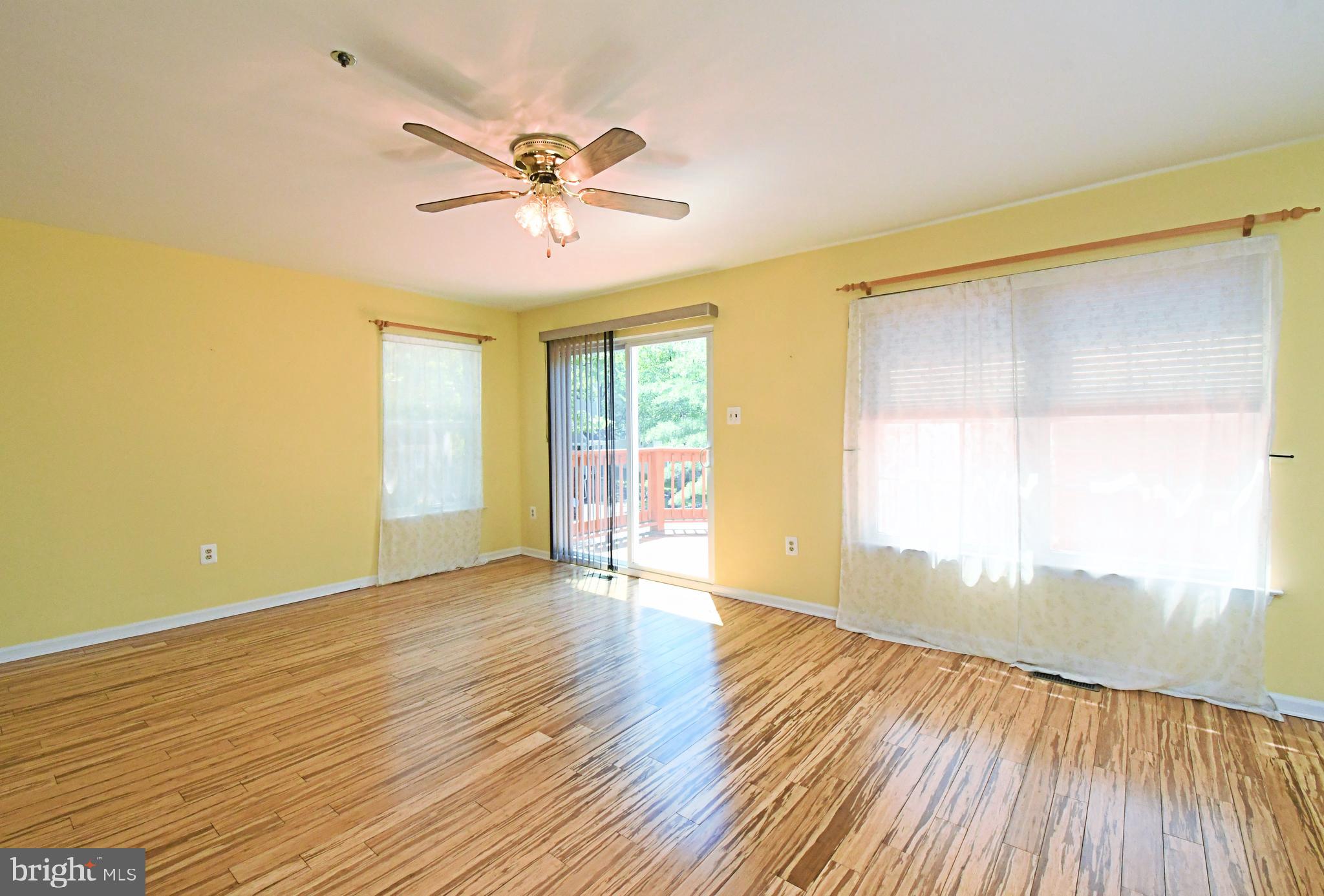 WILLIAMSBURG COMS - Residential