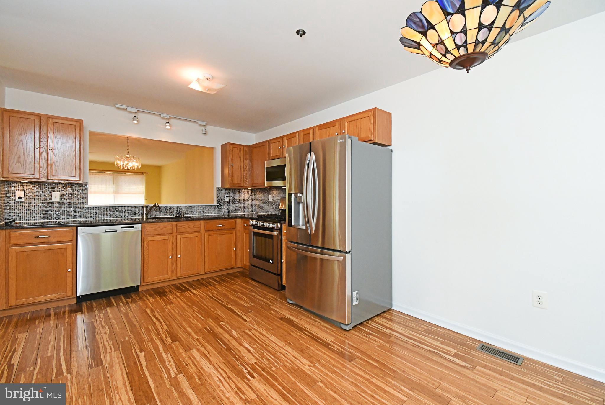 WILLIAMSBURG COMS - Residential