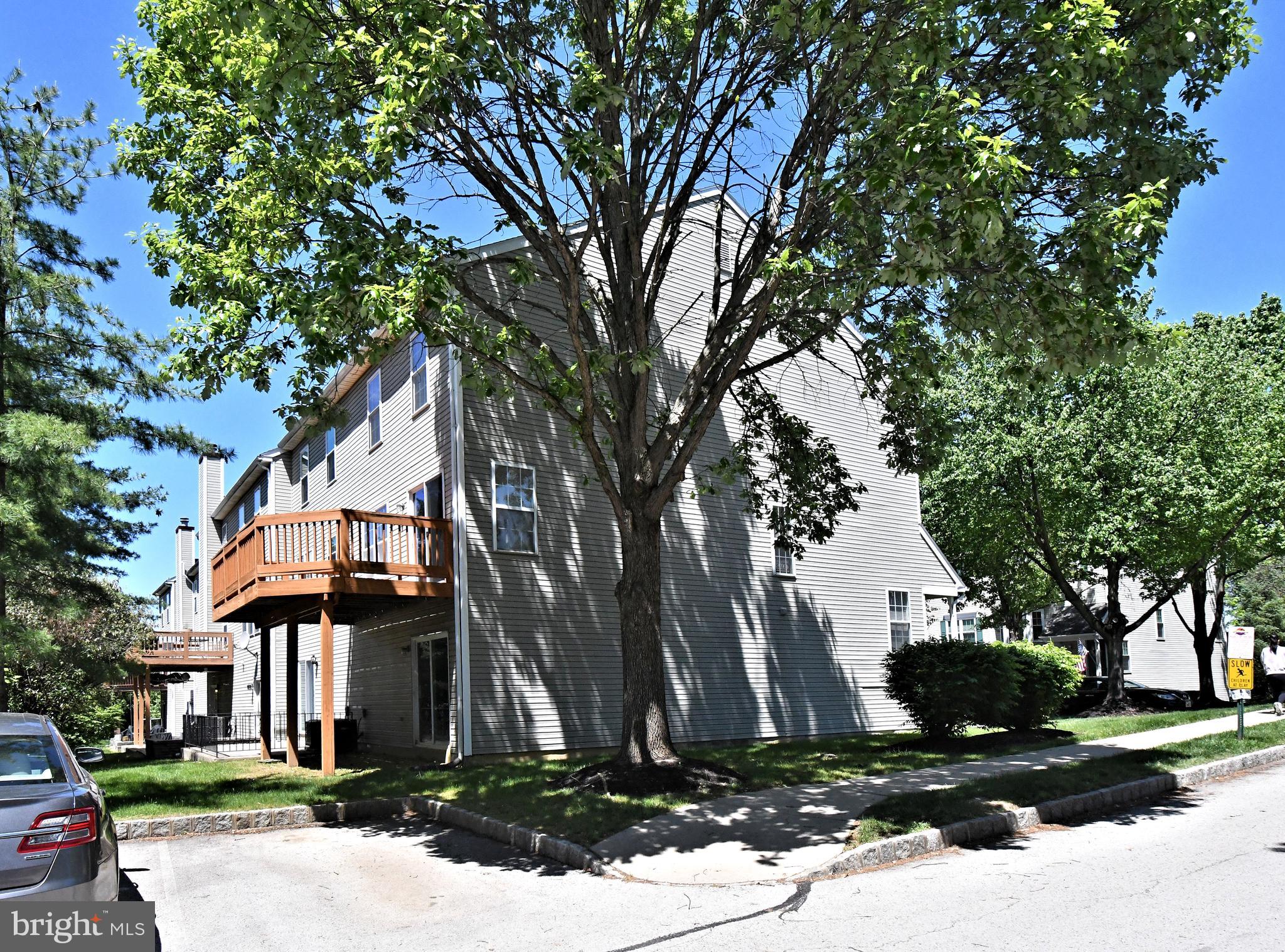 WILLIAMSBURG COMS - Residential