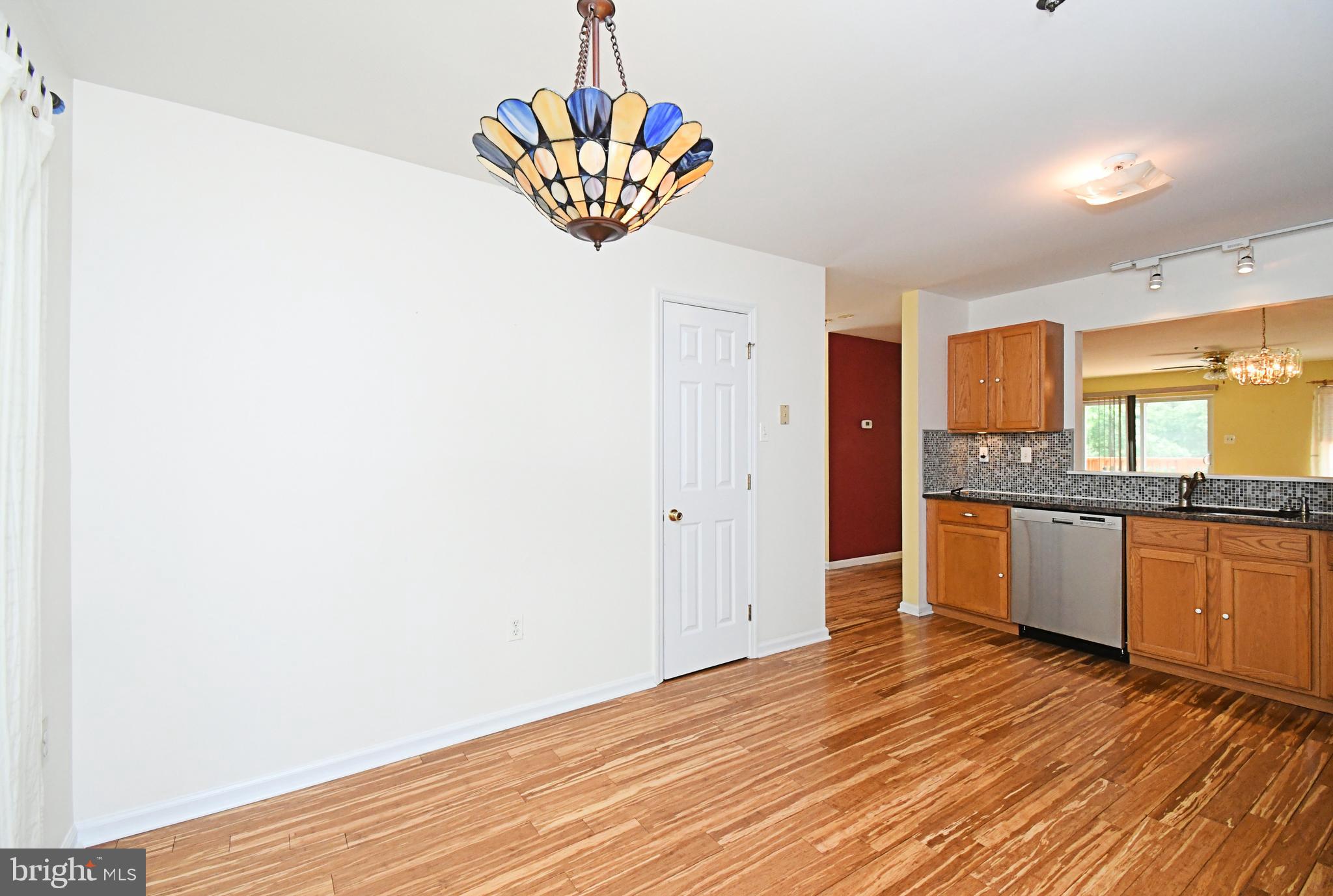 WILLIAMSBURG COMS - Residential